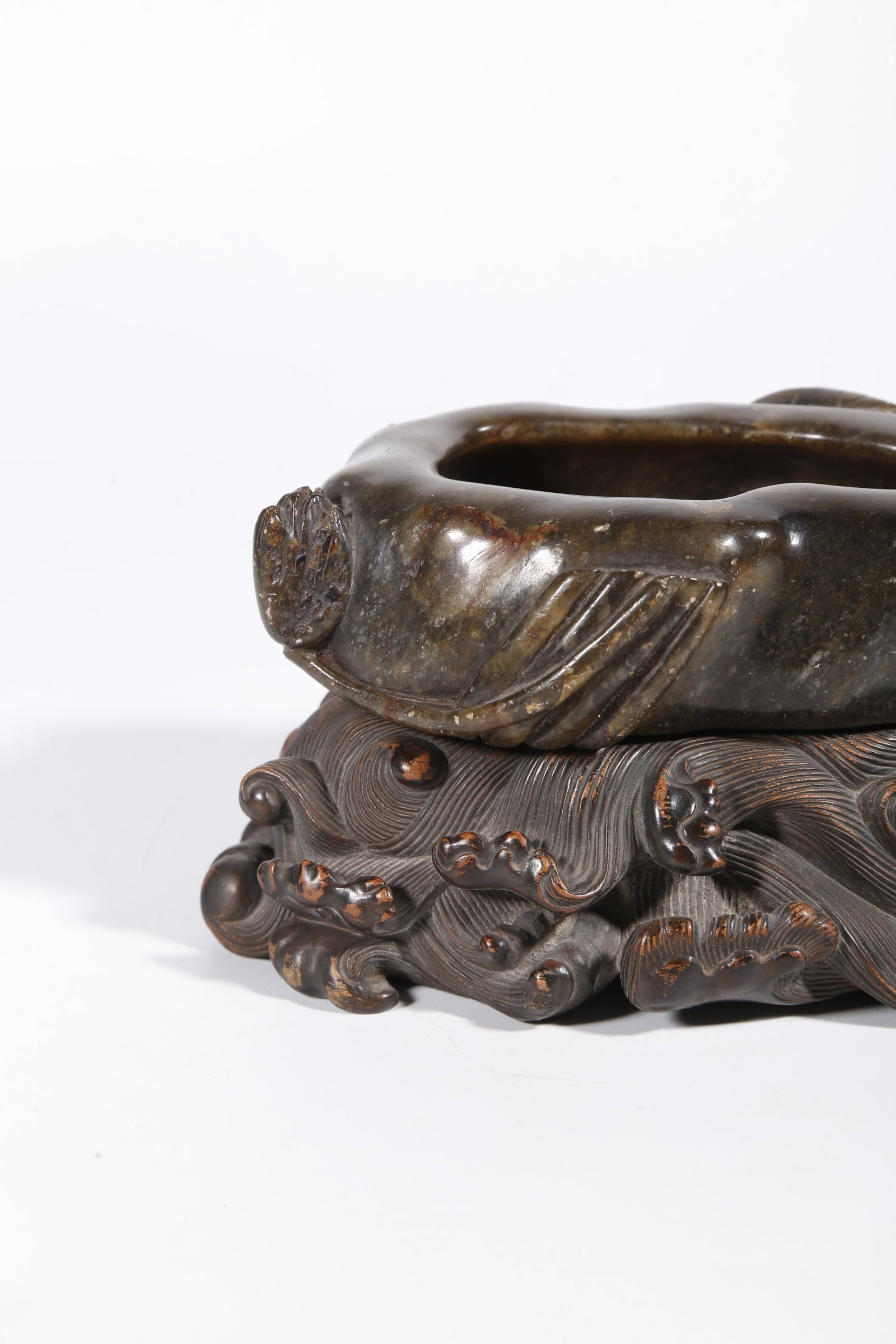 A STONE WASHER WITH LOTUS PATTERN - 2