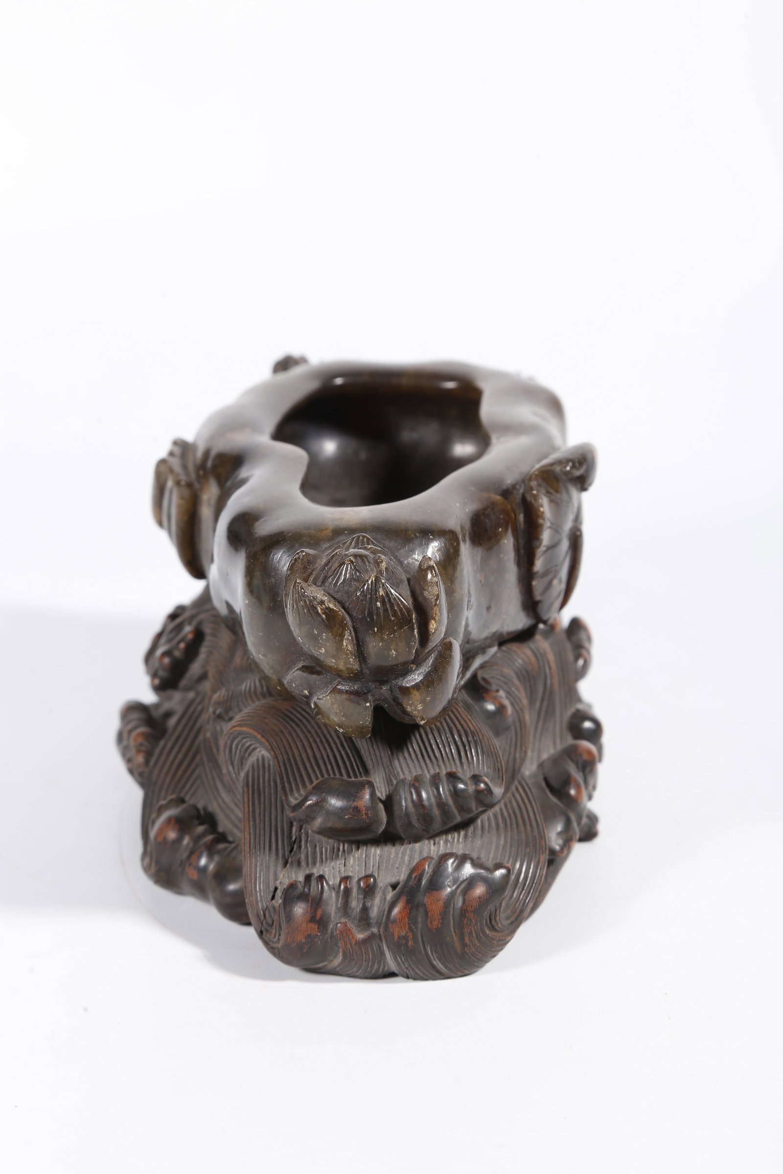 A STONE WASHER WITH LOTUS PATTERN - 4
