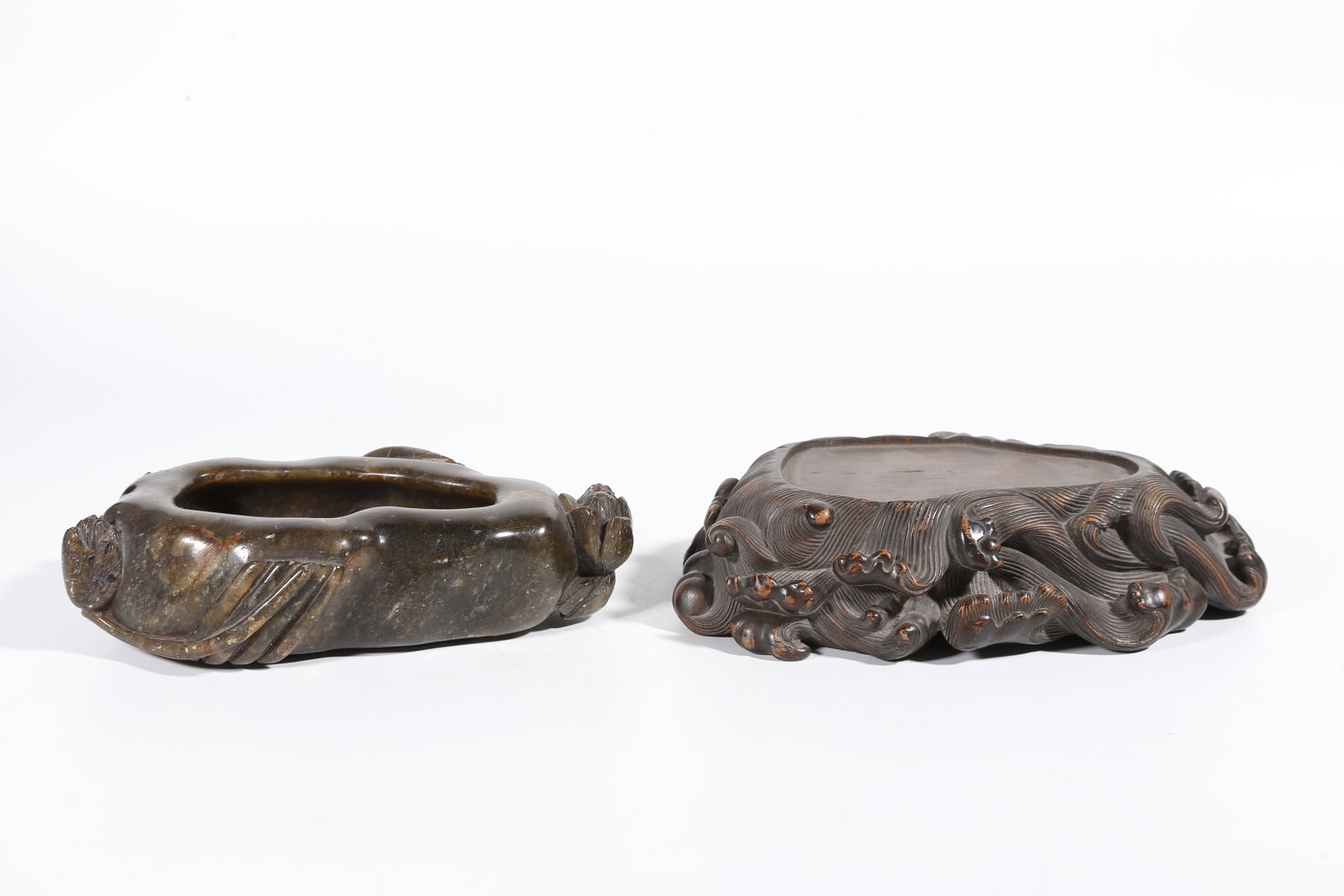 A STONE WASHER WITH LOTUS PATTERN - 7