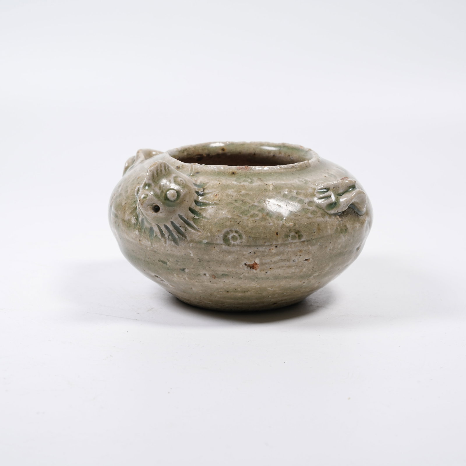 A YUEYAO CHICKEN-HEAD JAR (1 of 9)