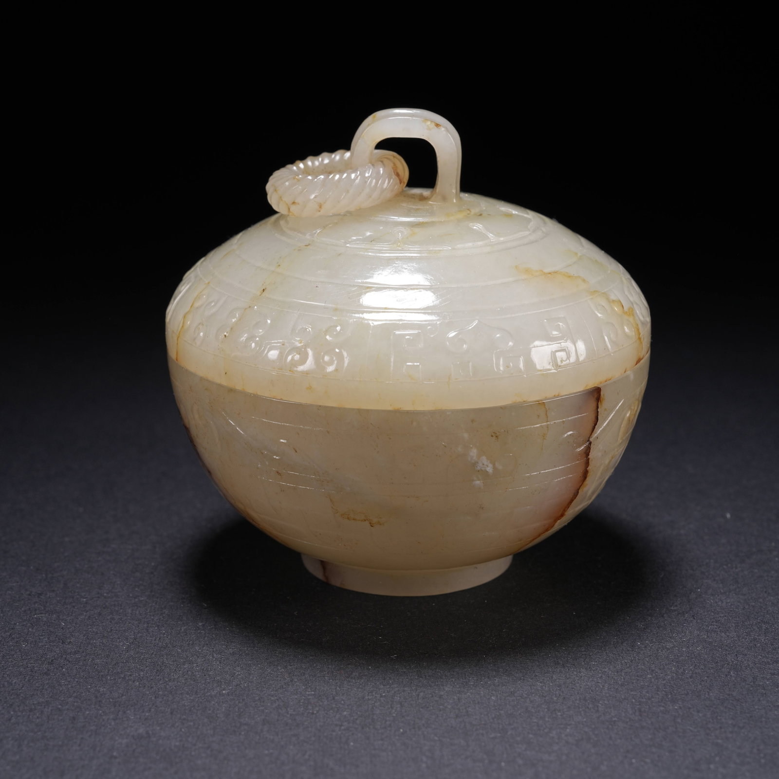 A ANCIENT JADE ROUND LIDDED BOX WITH MOVABLE RINGS (1 of 9)