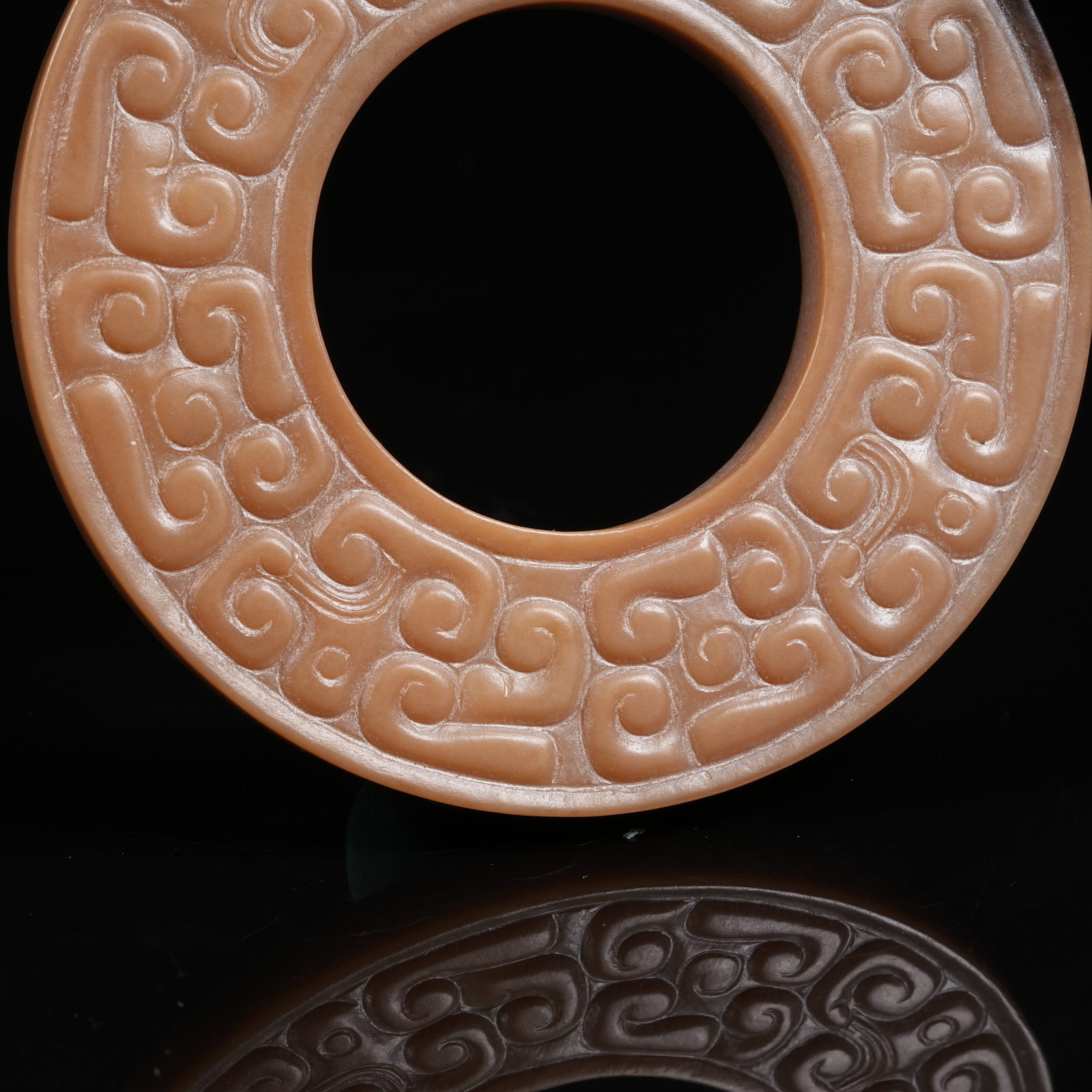 A ARCHAIC JADE BI DISC WITH INTERLOCKING CLOUD PATTERN - 5