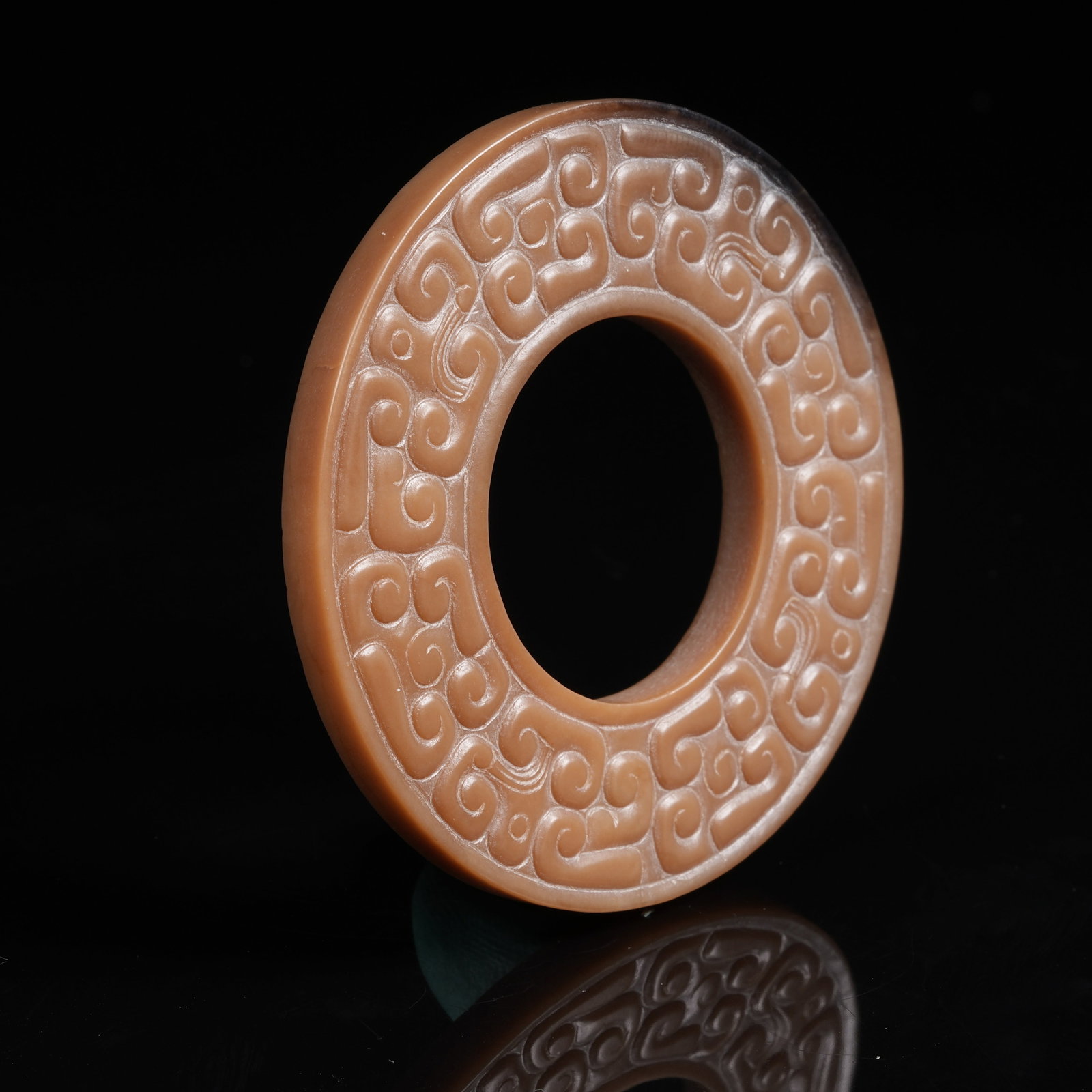 A ARCHAIC JADE BI DISC WITH INTERLOCKING CLOUD PATTERN - 6