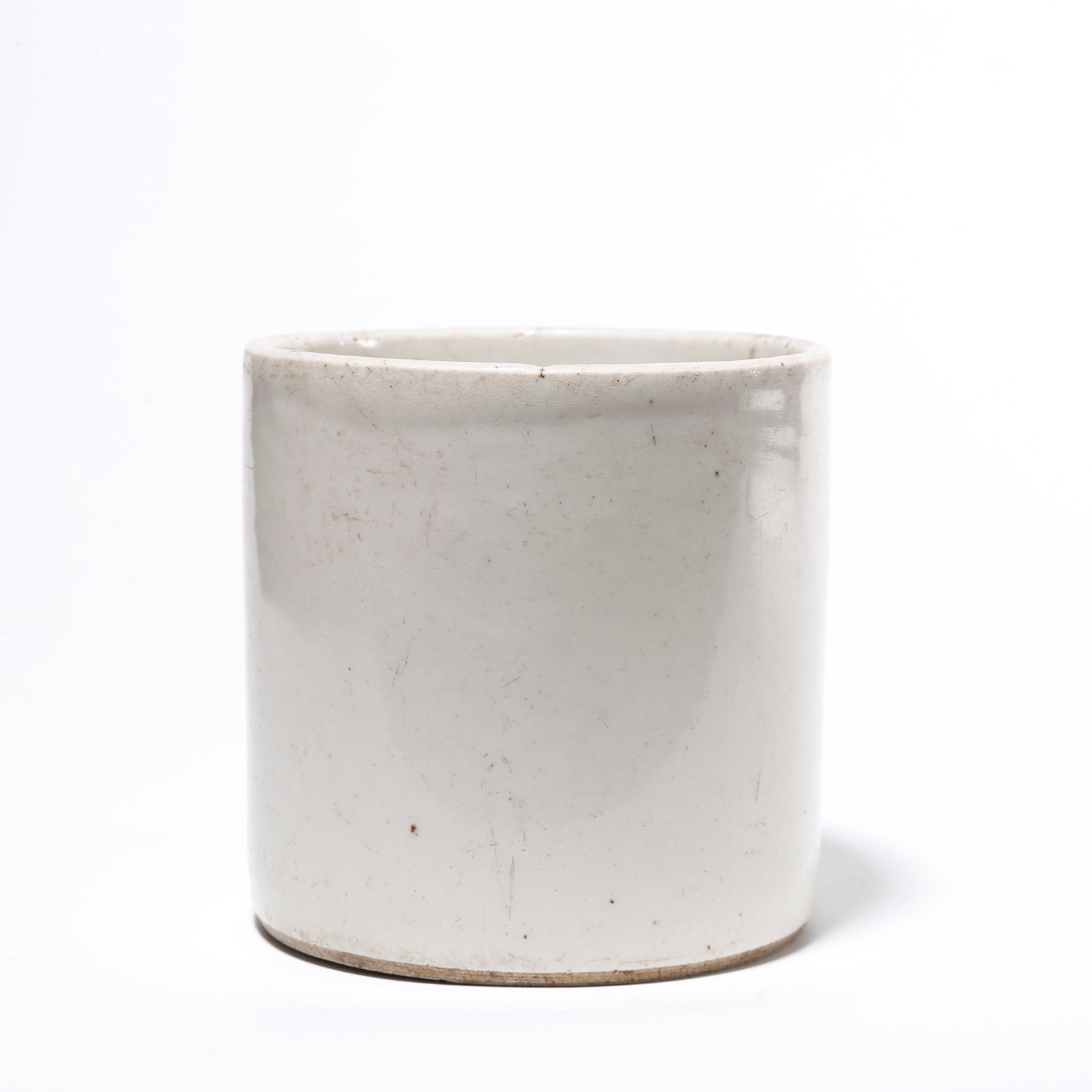 A WHITE GLAZE BRUSH POT: White Glaze Brush Pot