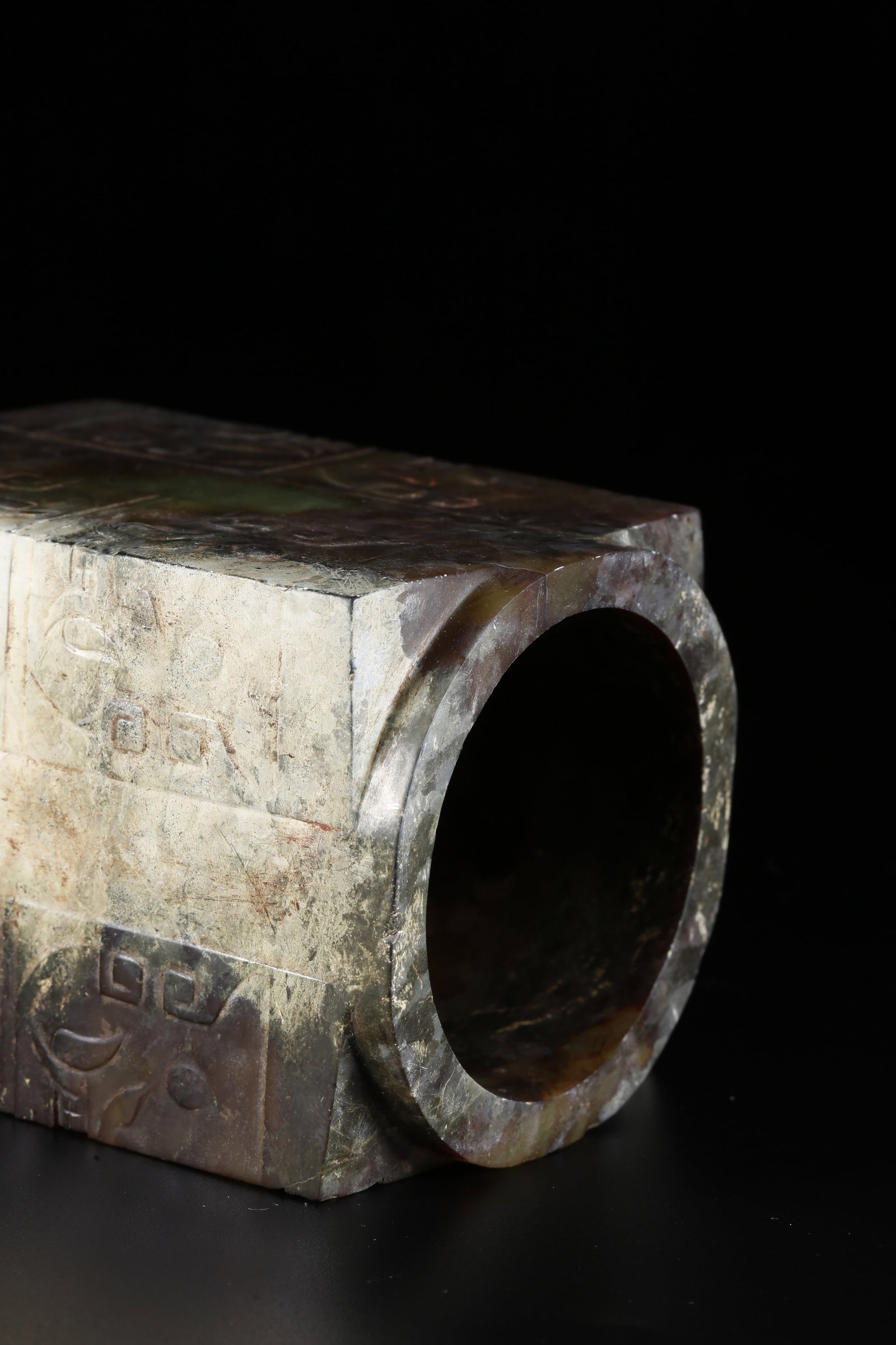 A HETIAN JADE BEAST PATTERN SEAL - 8