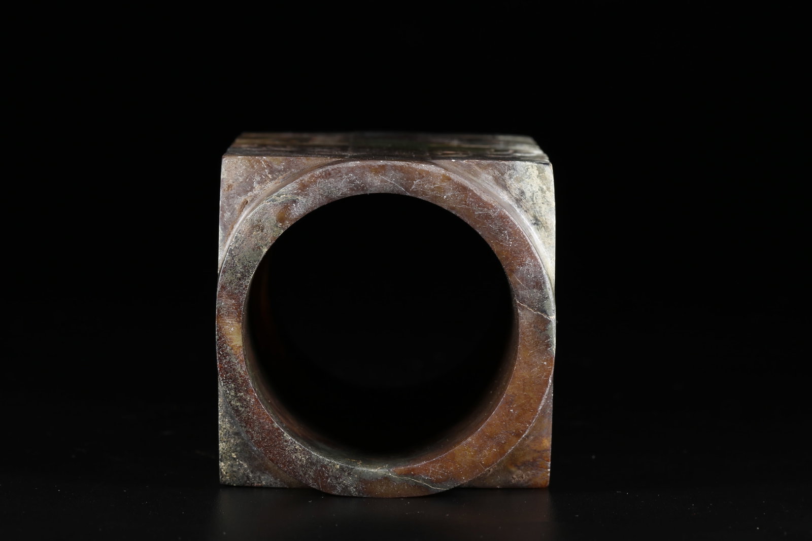 A HETIAN JADE BEAST PATTERN SEAL - 9