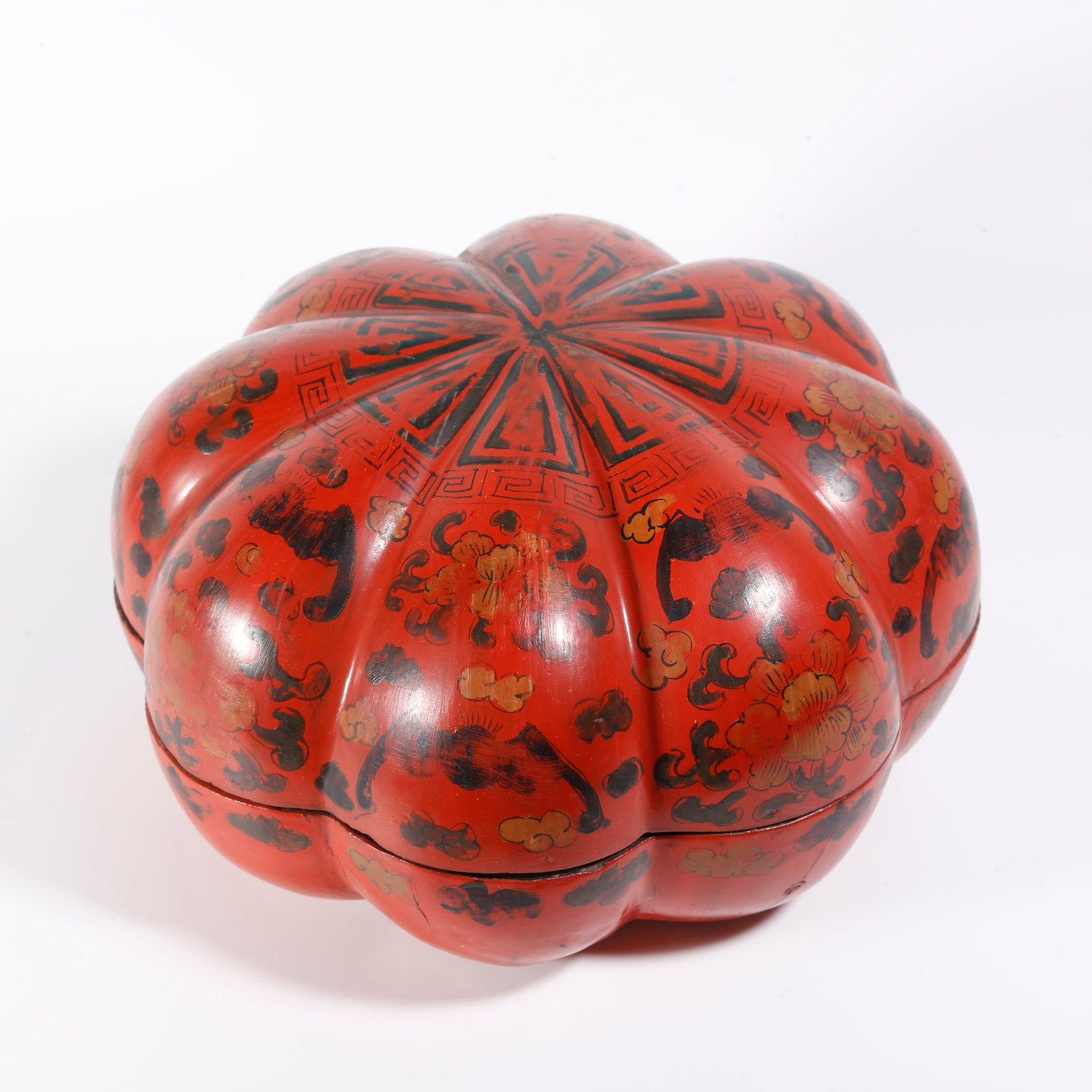 A CARVED LACQUER BOX WITH FORTUNE PATTERN: Carved Lacquer Box with Fortune Pattern