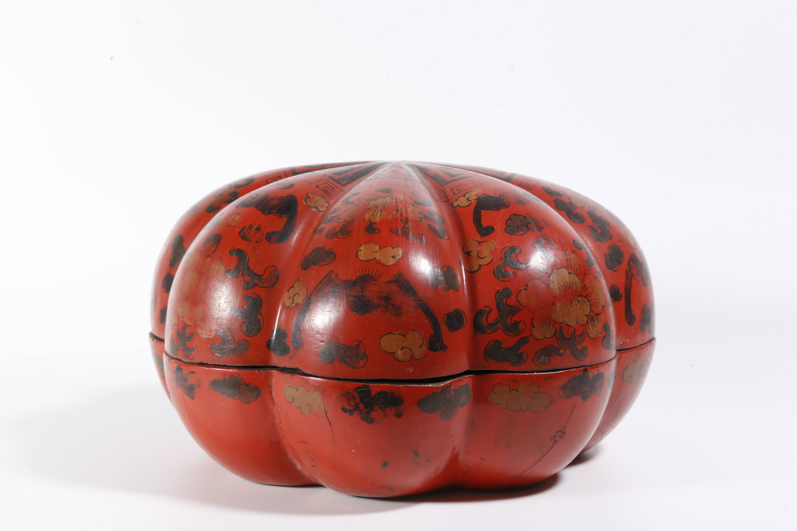 A CARVED LACQUER BOX WITH FORTUNE PATTERN - 2