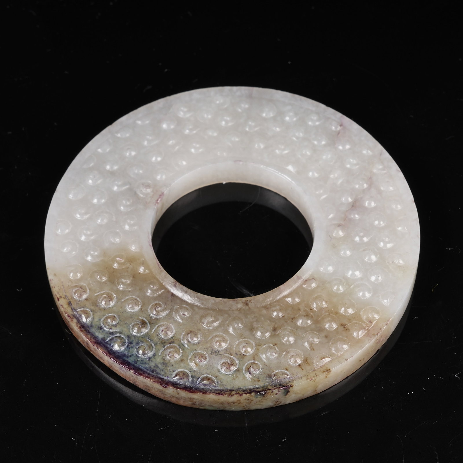 A ARCHAIC JADE BI DISC WITH INTERLOCKING CLOUD PATTERN - 10