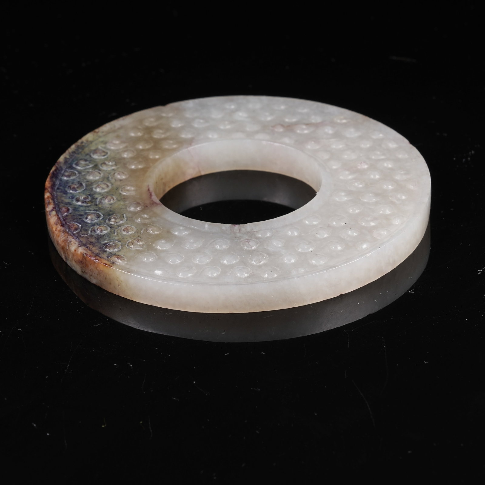 A ARCHAIC JADE BI DISC WITH INTERLOCKING CLOUD PATTERN - 8