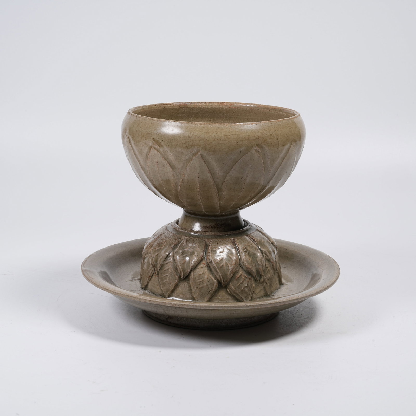 A SET OF YUEYAO CUP STANDS: Set of Yueyao Cup Stands