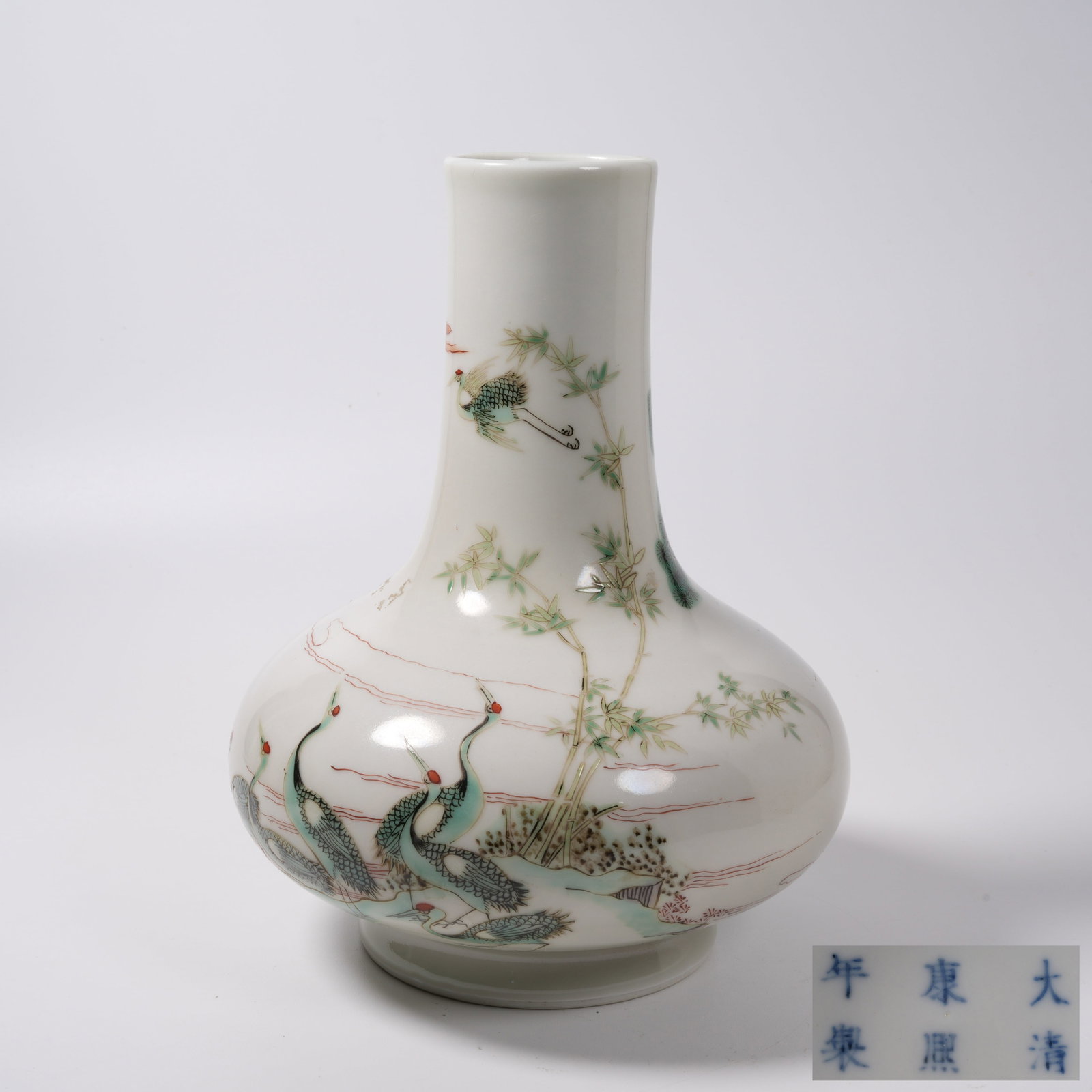 A WUCAI WATER CHESTNUT VASE WITH PINE AND CRANE LONGEVITY PATTERN: Wucai Water Chestnut Vase with Pine and Crane Longevity Pattern