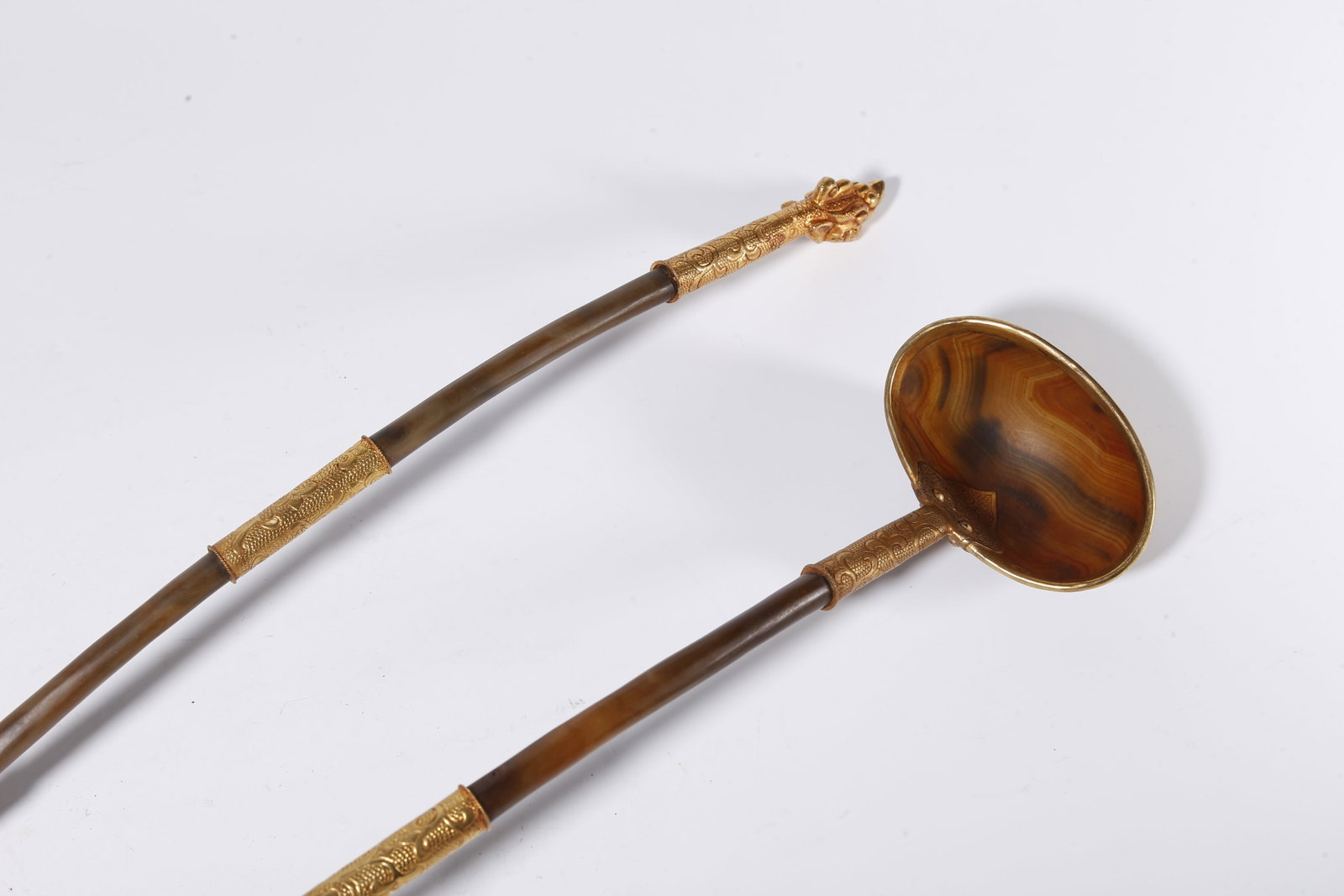 A GOLD CAPPED AGATE SPOON - 3