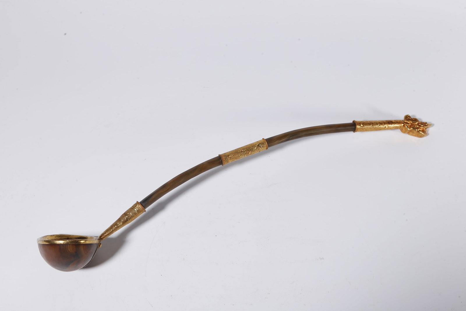 A GOLD CAPPED AGATE SPOON - 6