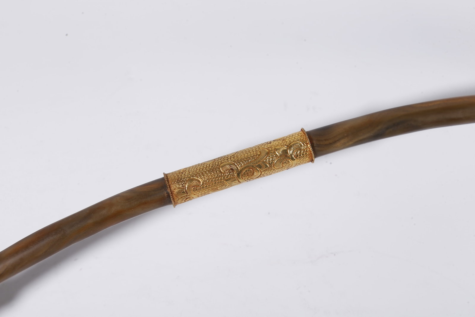 A GOLD CAPPED AGATE SPOON - 8