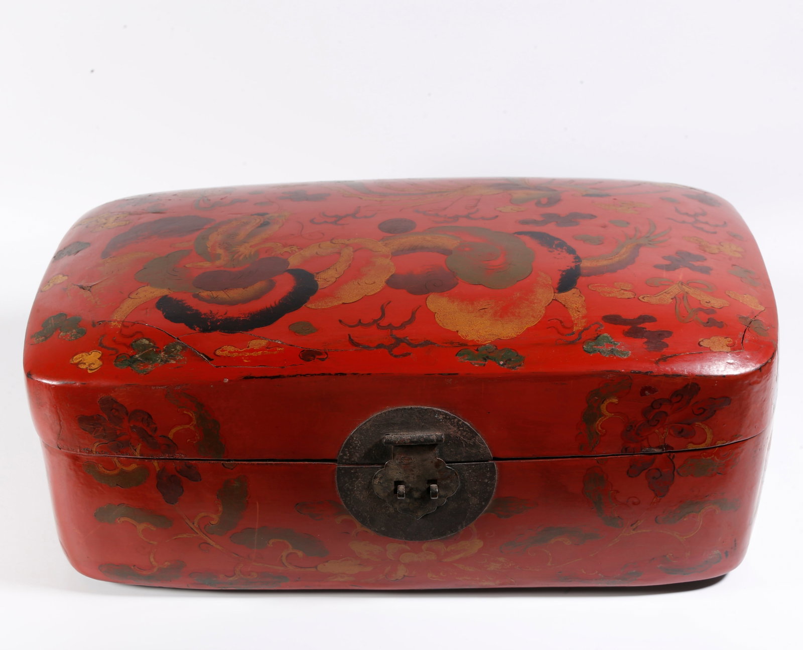 A CARVED LACQUER BOX WITH DRAGON AND PHOENIX PATTERN: Carved Lacquer Box with Dragon and Phoenix Pattern