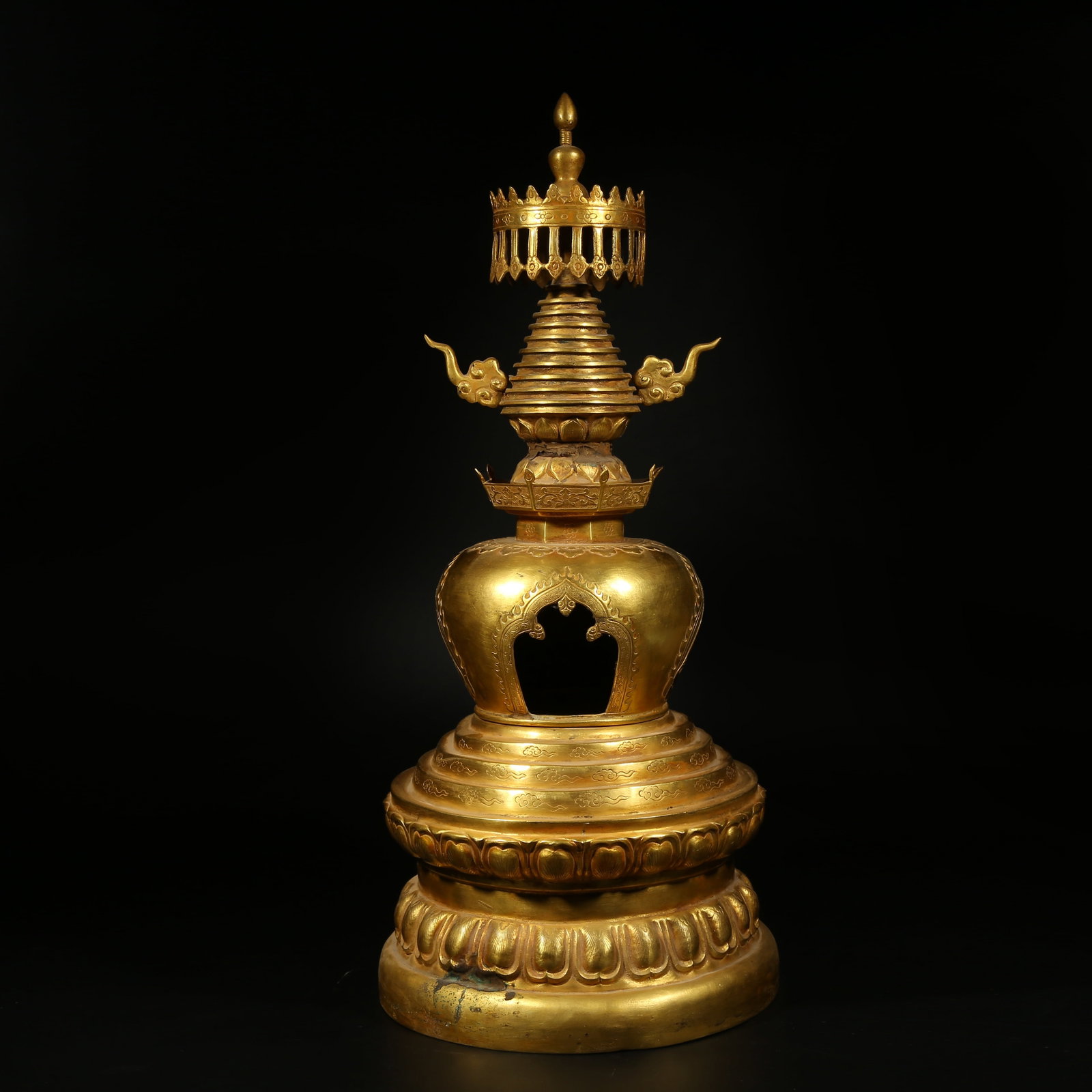 A GILT BRONZE STUPA (1 of 9)