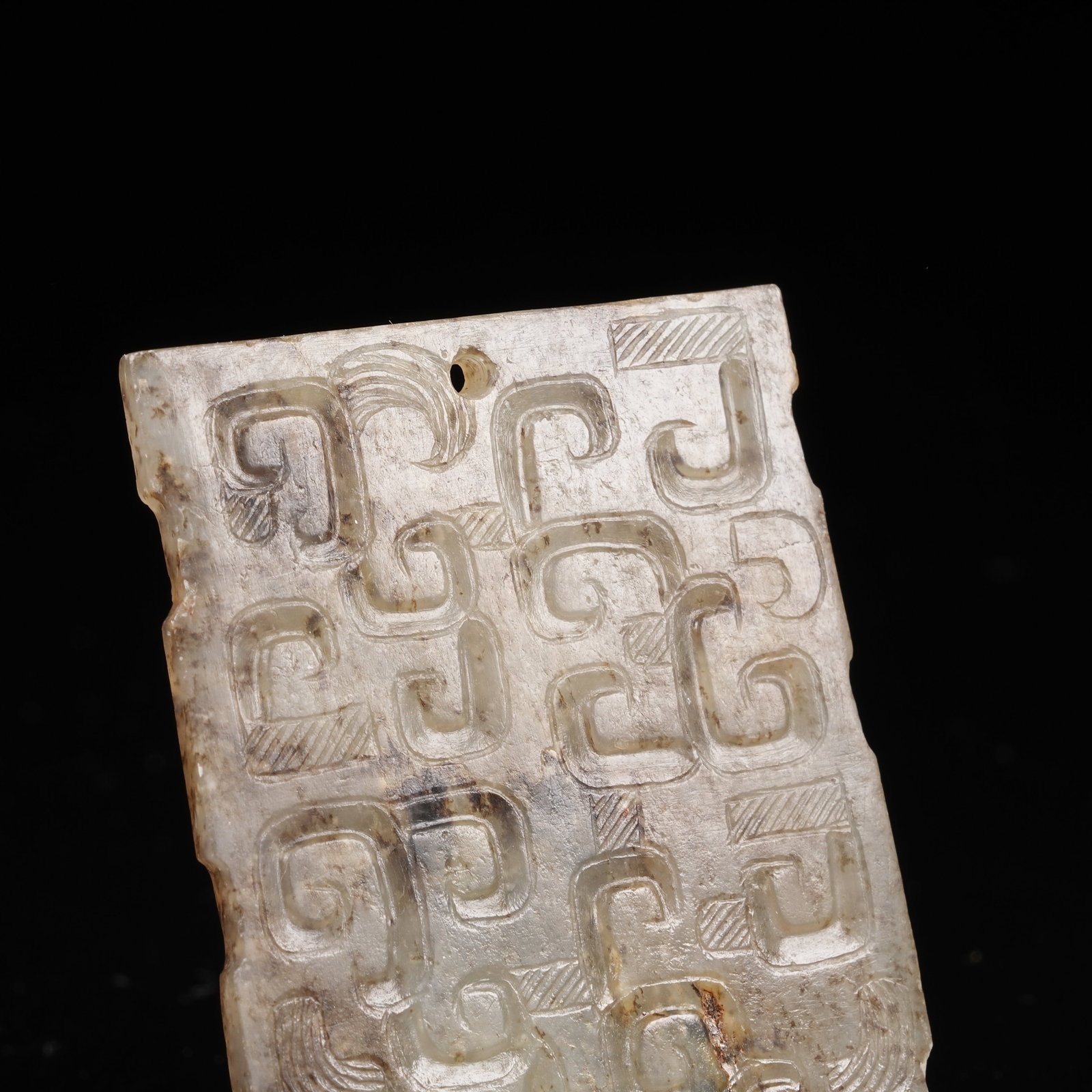 A ARCHAIC JADE PENDANT WITH INTERLOCKING CLOUD PATTERN - 2
