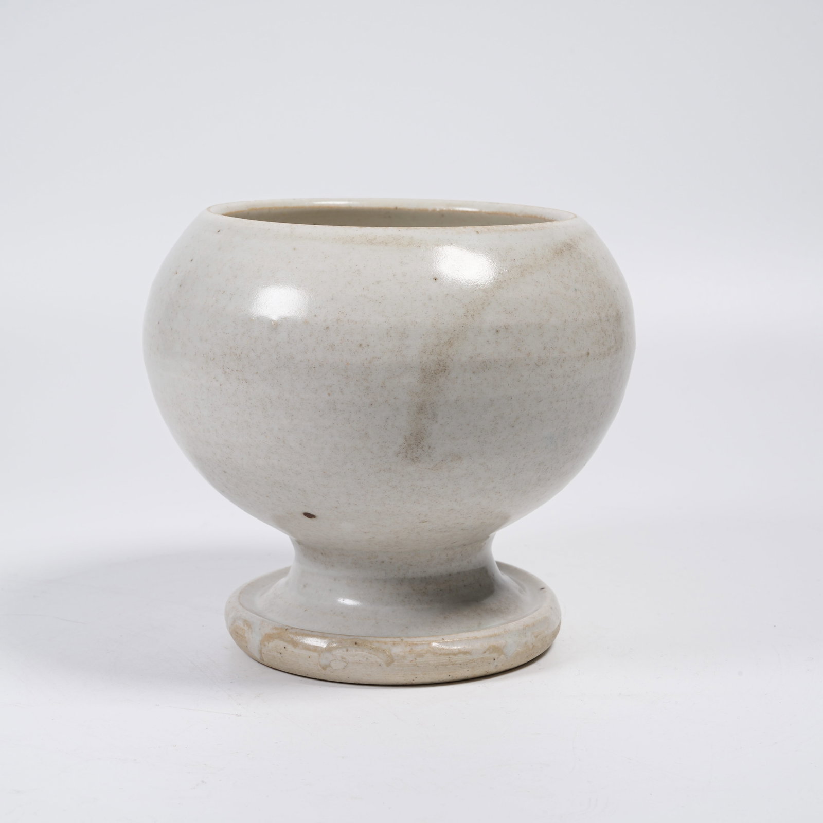 A WHITE GLAZE STEM DISH - 3