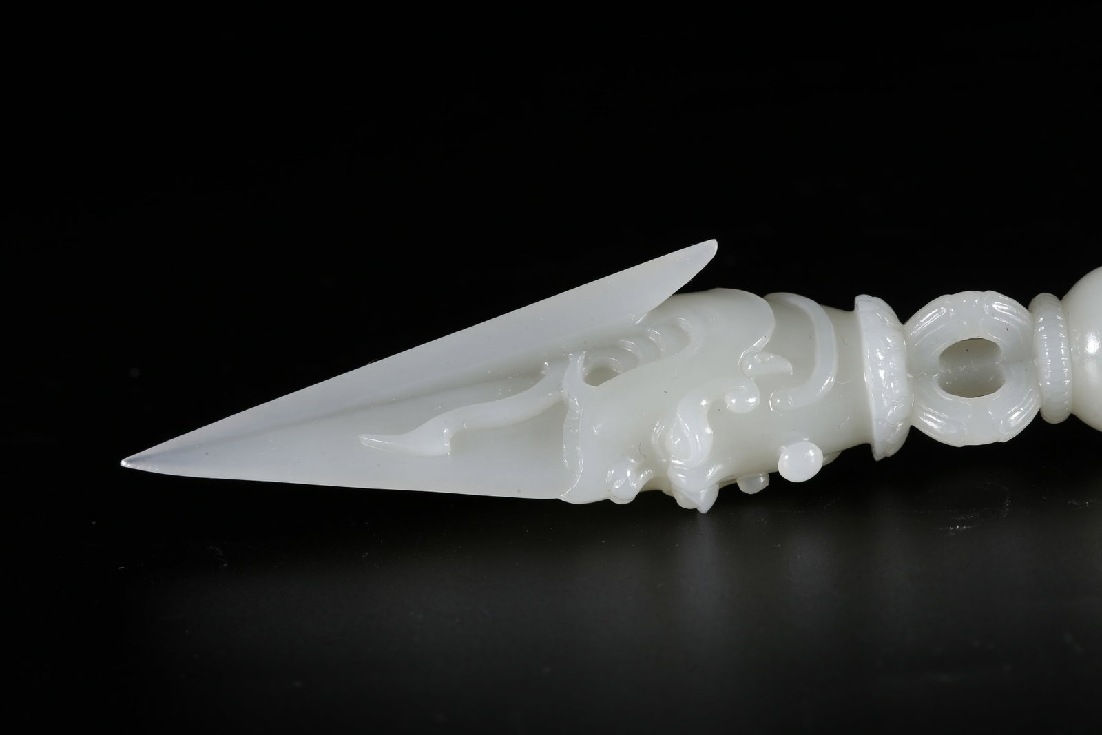 A HETIAN JADE RITUAL IMPLEMENT - 3
