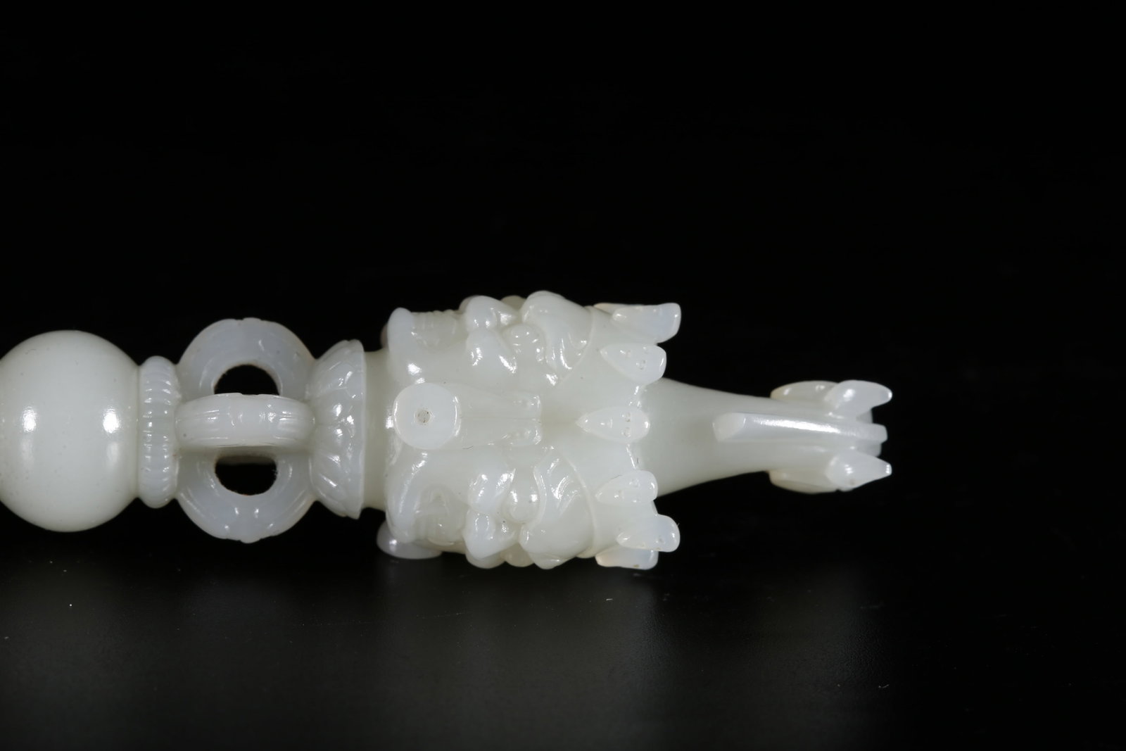A HETIAN JADE RITUAL IMPLEMENT - 8