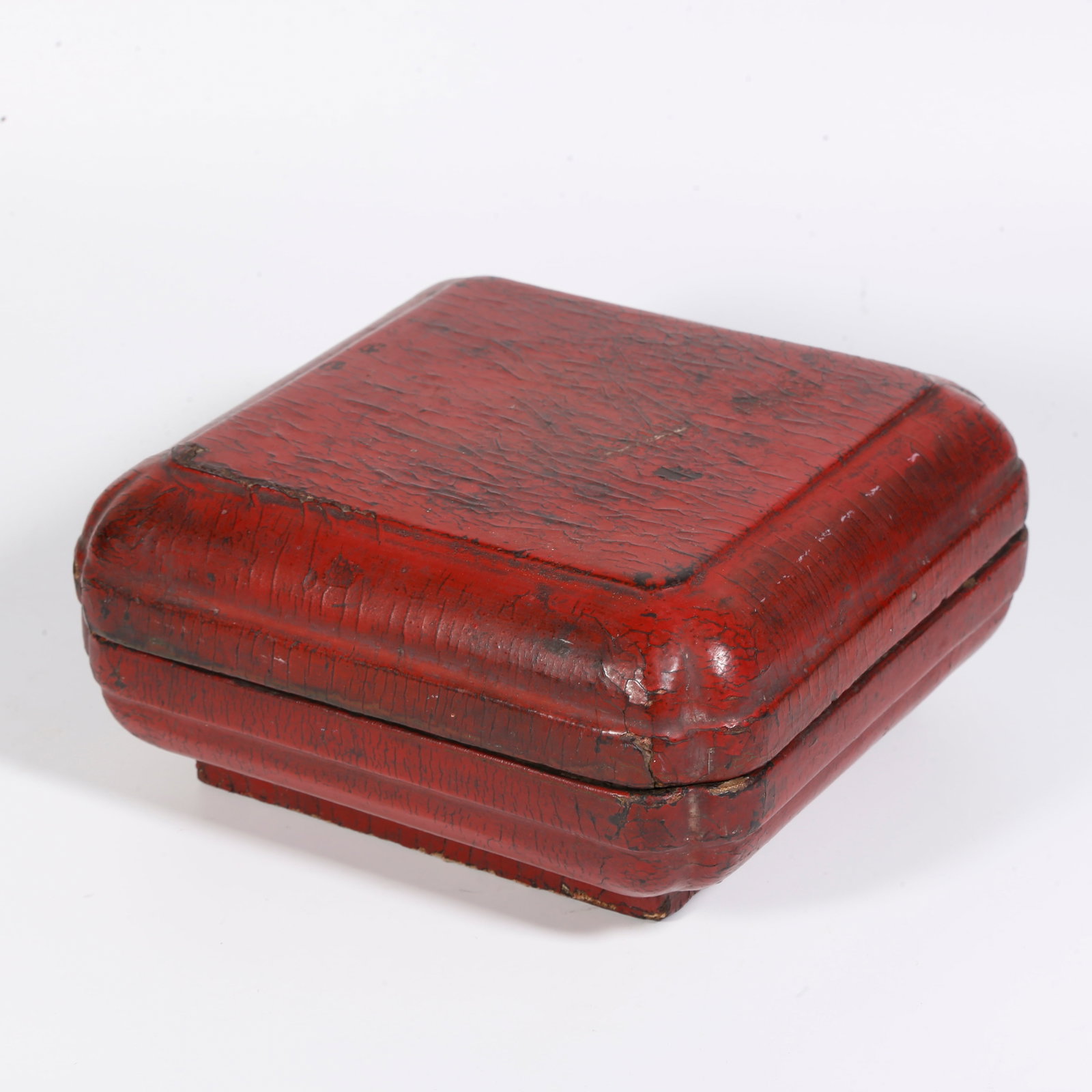 A CARVED LACQUER BOX (1 of 9)