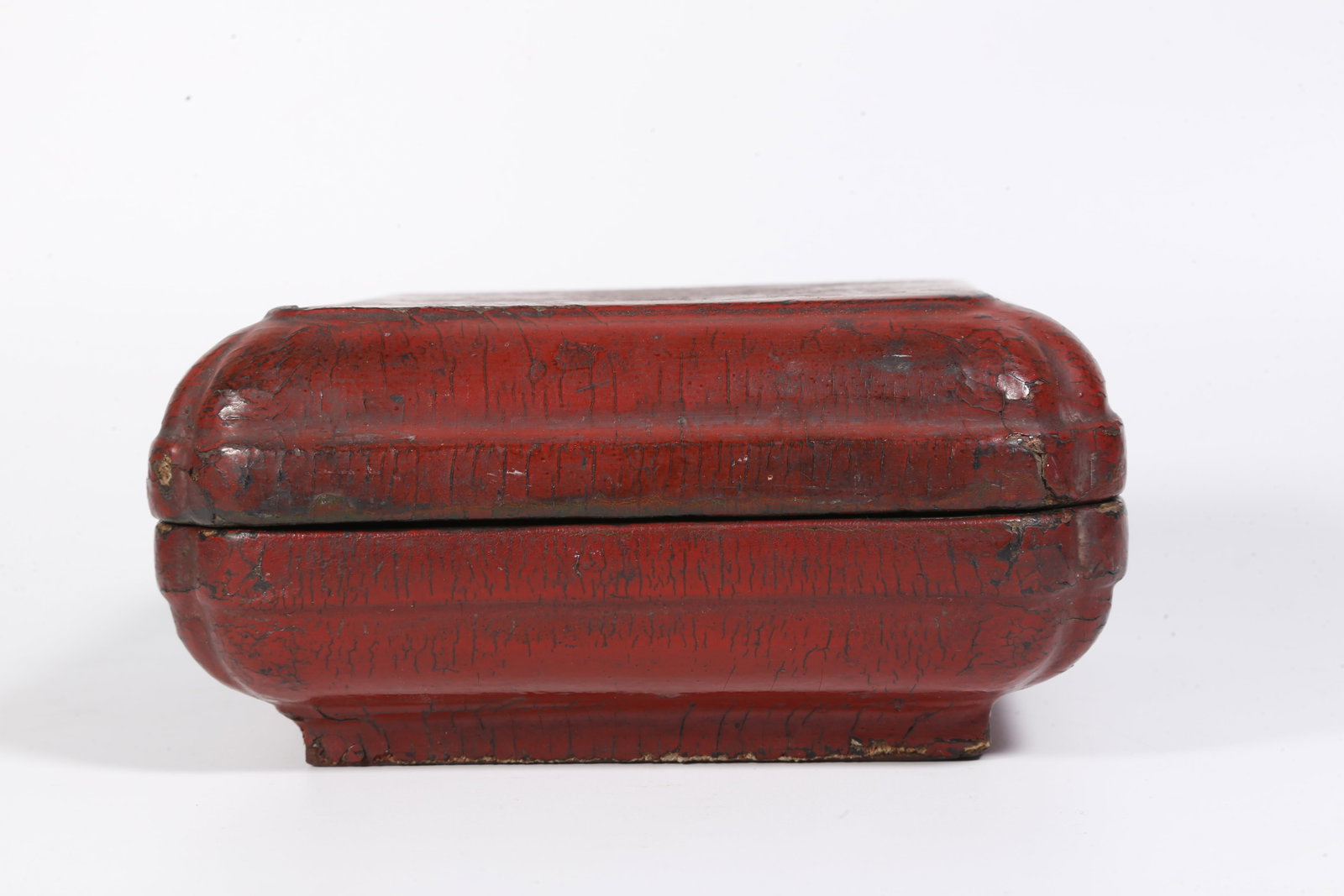 A CARVED LACQUER BOX - 2