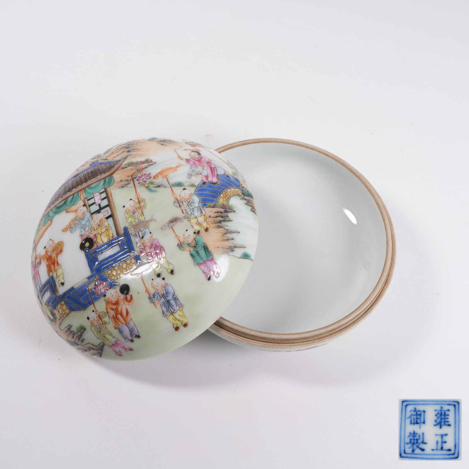 A FAMILLE ROSE SEAL PASTE BOX WITH HUNDRED BOYS PLAYING PATTERN: Famille Rose Seal Paste Box with Hundred Boys Playing Pattern