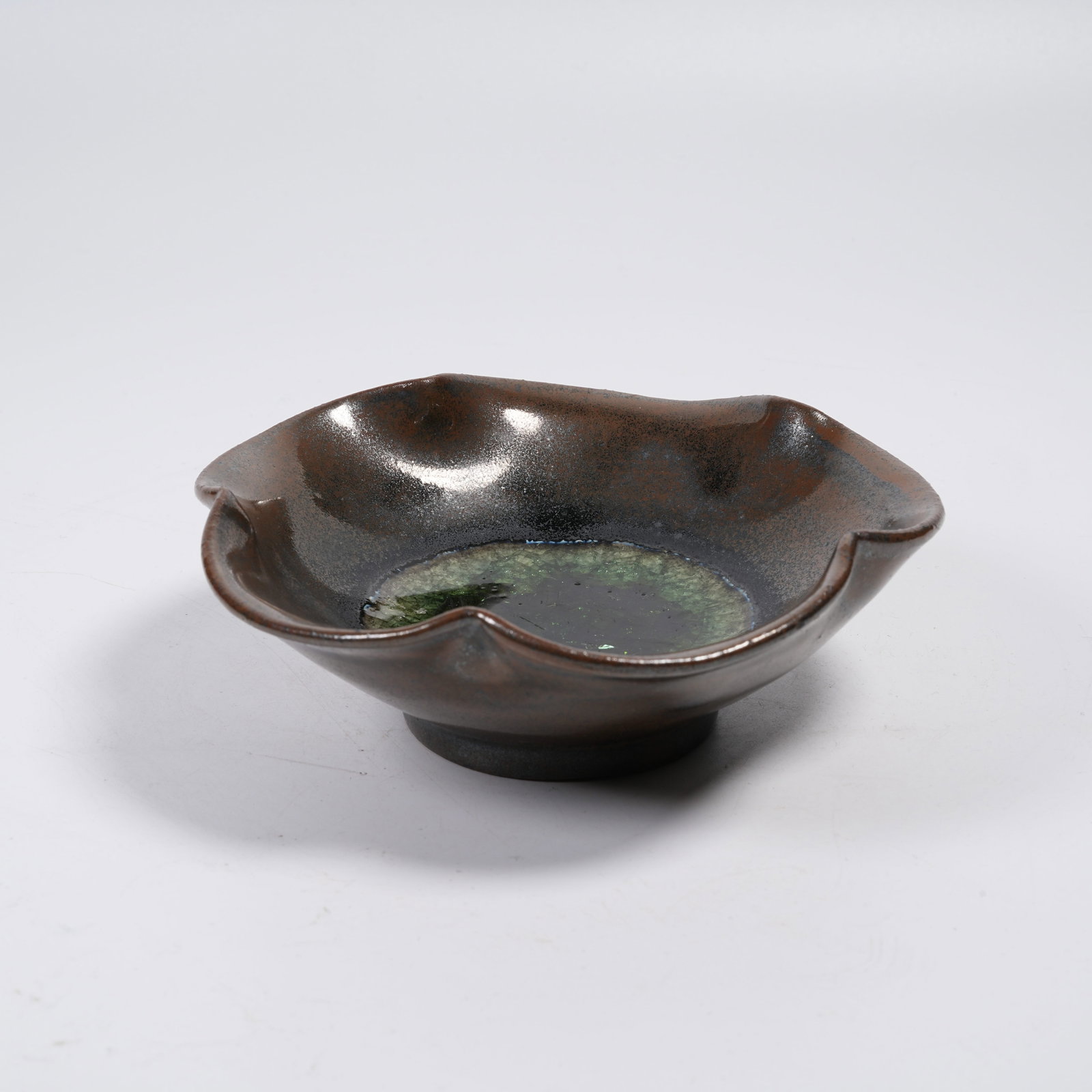 A CIZHOUYAO FLORAL-RIM BOWL: Cizhouyao Floral-rim Bowl