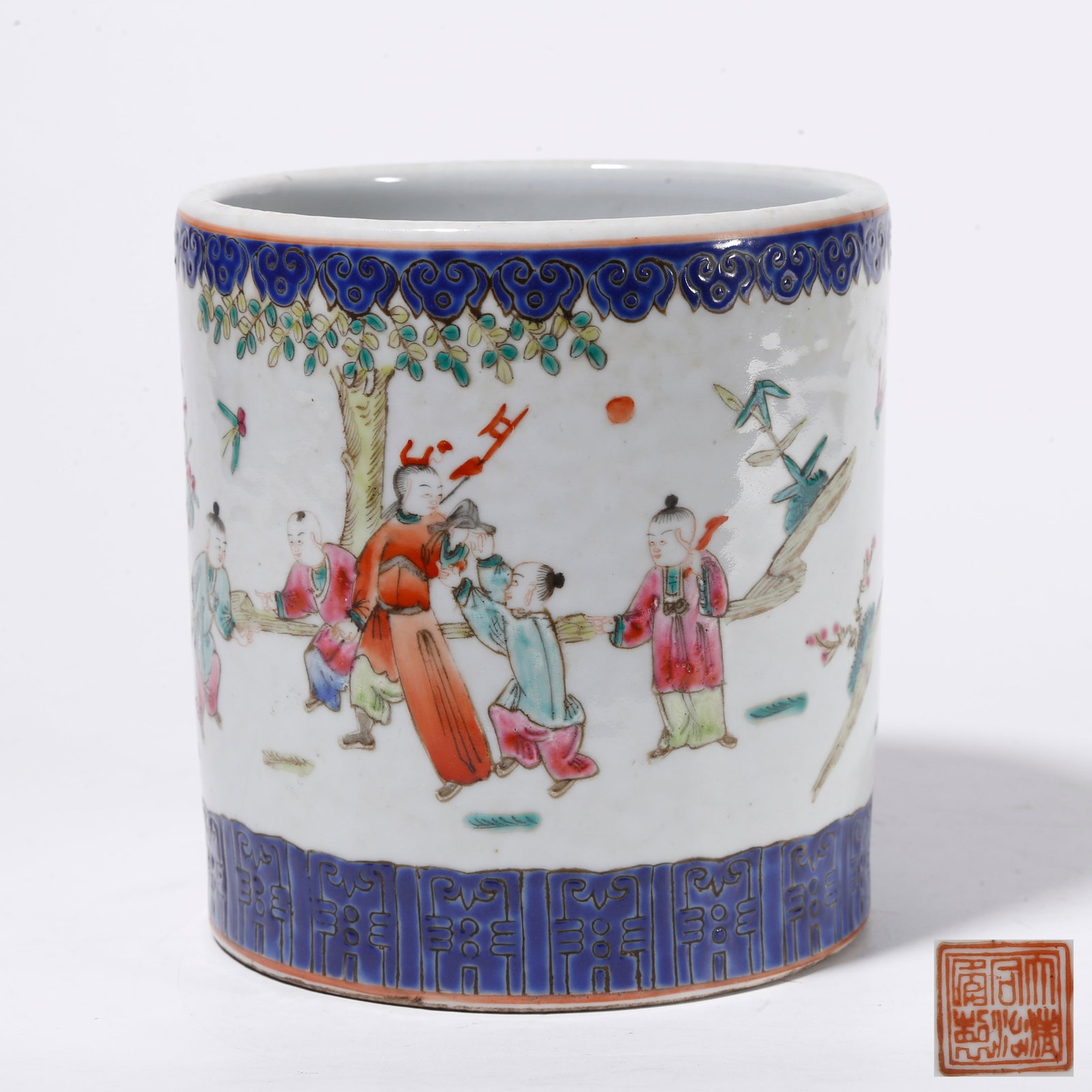 A FAMILLE ROSE BRUSH POT WITH FIGURE AND STORY PATTERNS: Famille Rose Brush Pot with Figure and Story Patterns