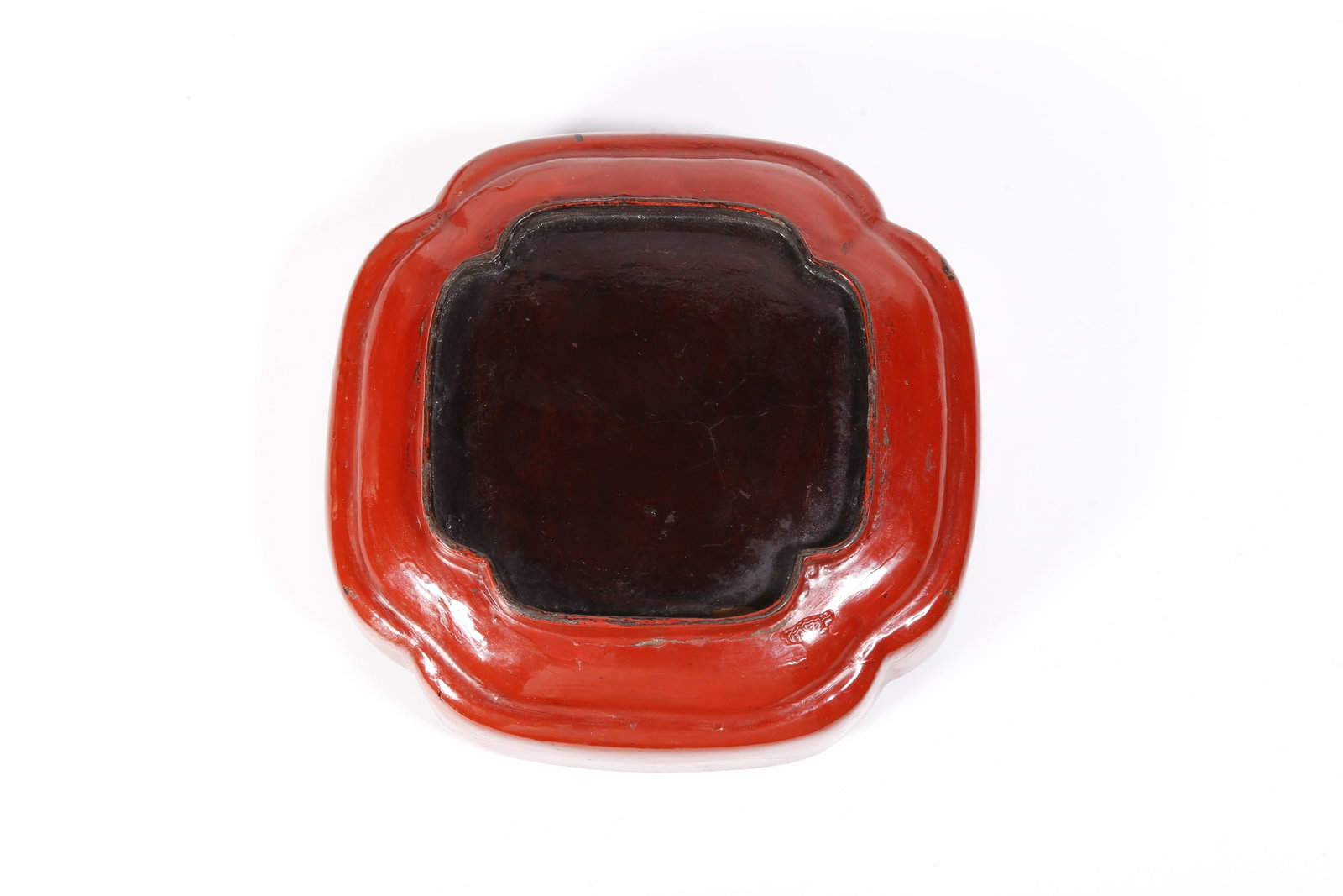 A CARVED LACQUER BOX - 10