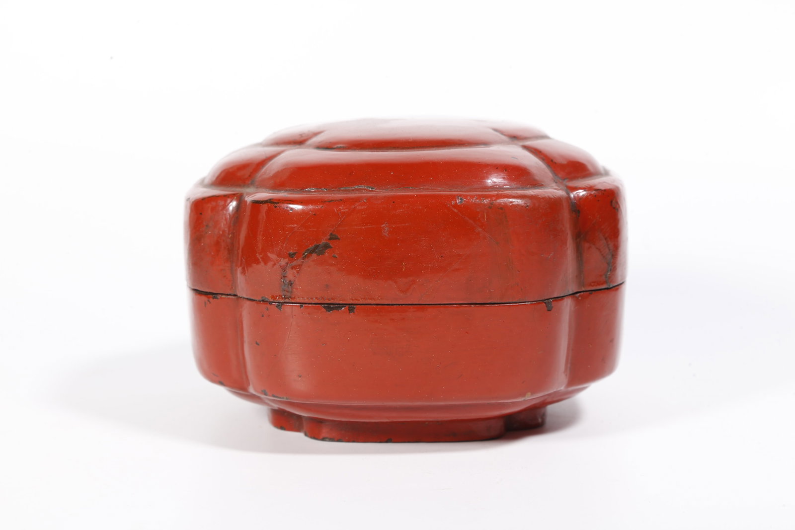 A CARVED LACQUER BOX - 4
