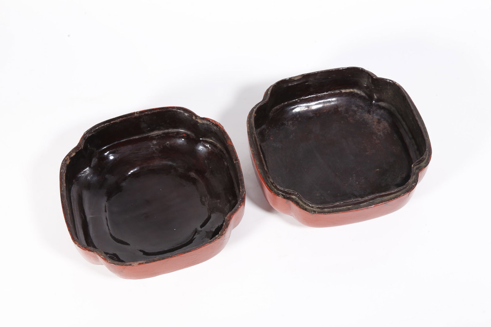 A CARVED LACQUER BOX - 8