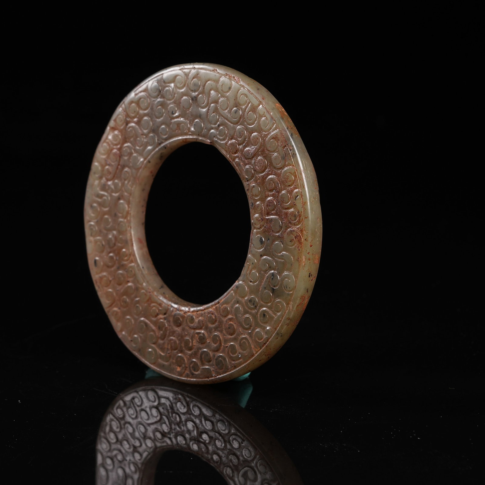 A ARCHAIC JADE BI DISC WITH INTERLOCKING CLOUD PATTERN - 6