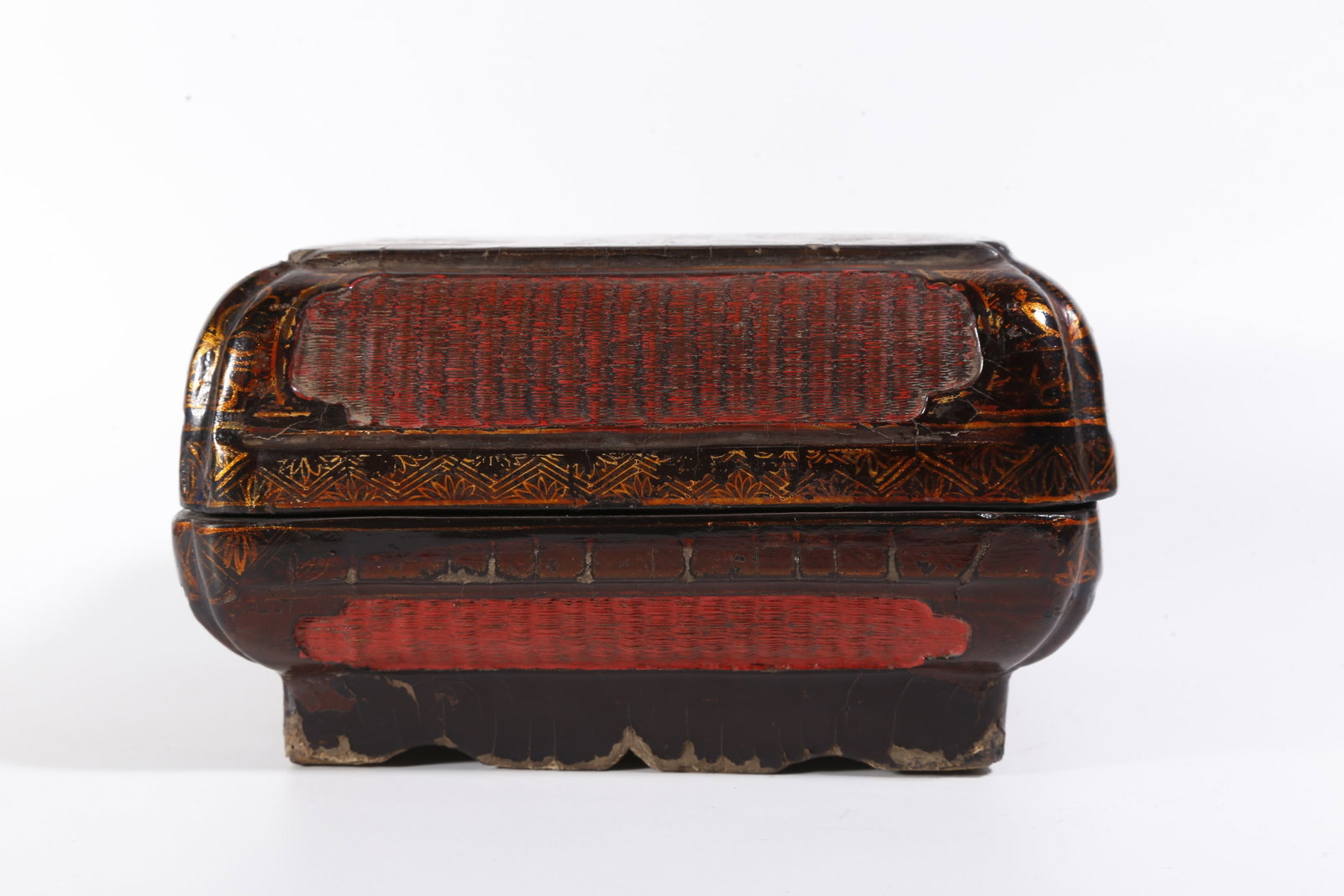 A GILT RAW LACQUER BOX WITH PAVILION PATTERN - 3