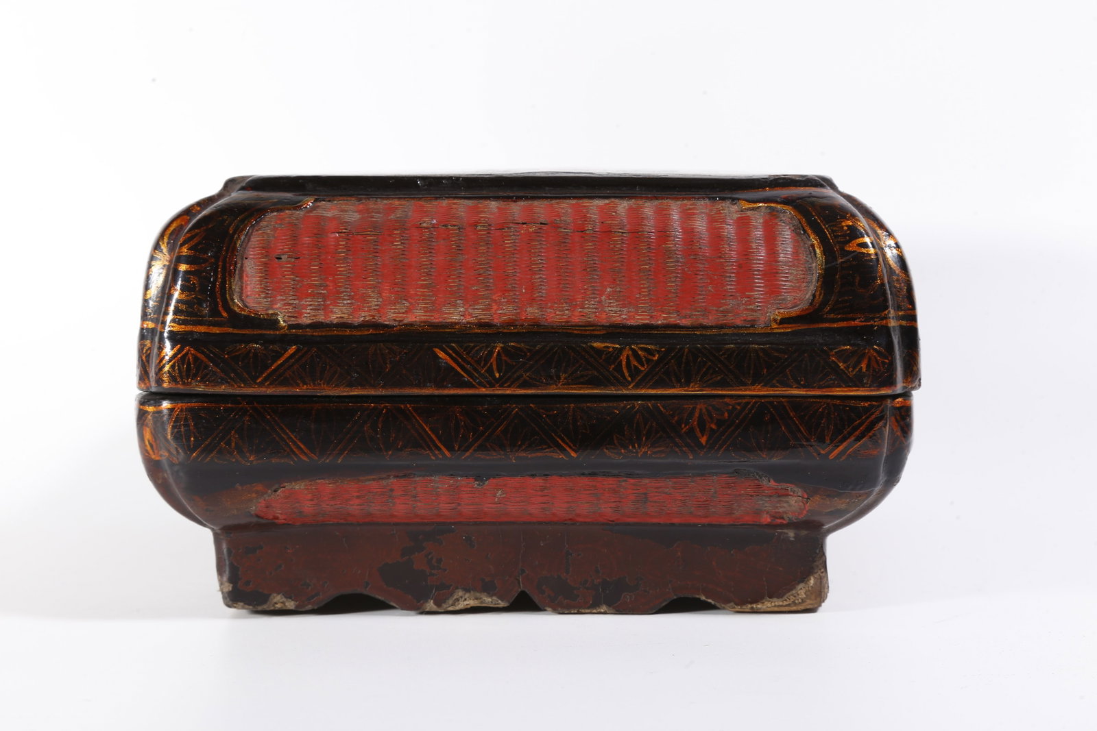 A GILT RAW LACQUER BOX WITH PAVILION PATTERN - 4