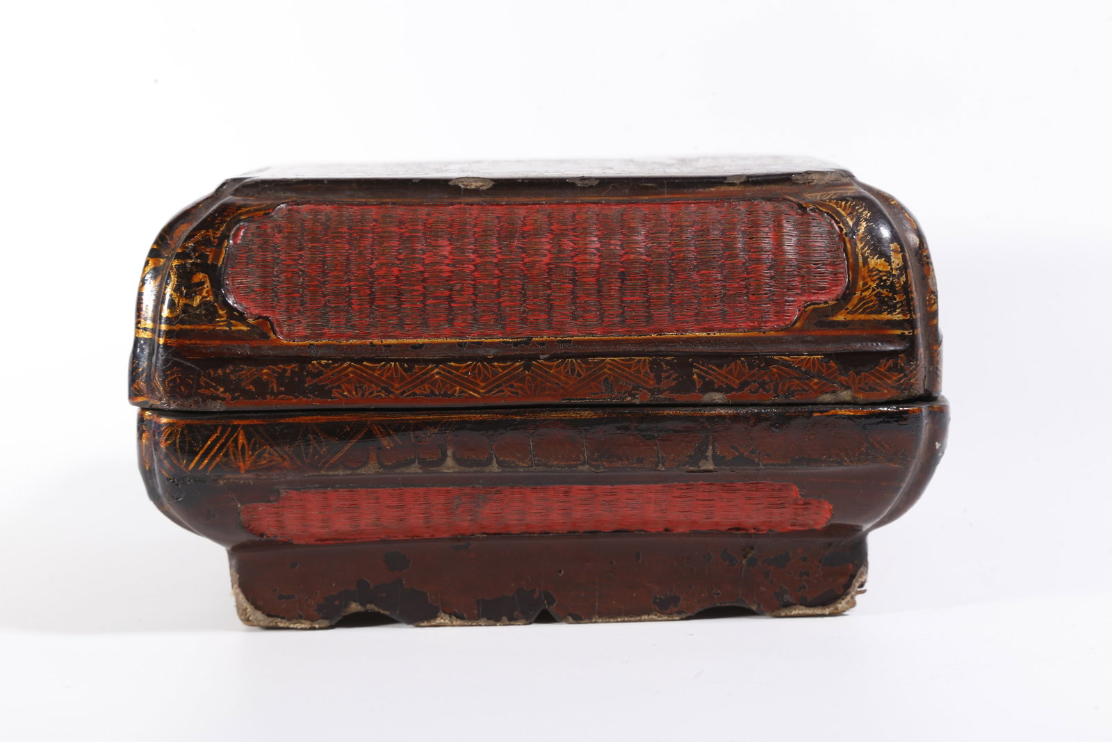 A GILT RAW LACQUER BOX WITH PAVILION PATTERN - 5