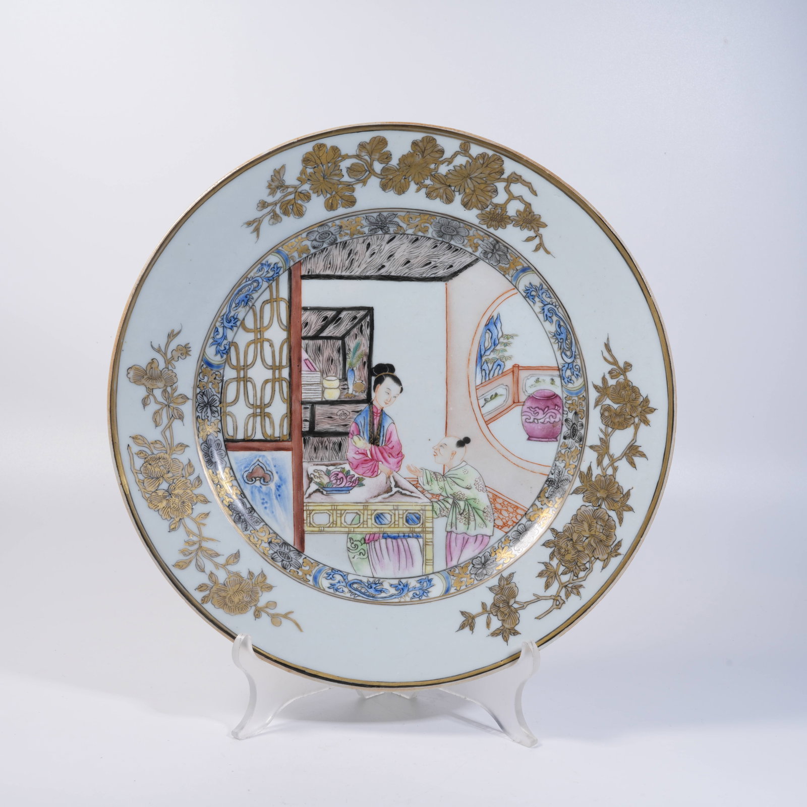 A FAMILLE ROSE GILT FOLDED-RIM PLATE WITH FIGURE AND STORY PATTERN: Famille Rose Gilt Folded-rim Plate with Figure and Story Pattern