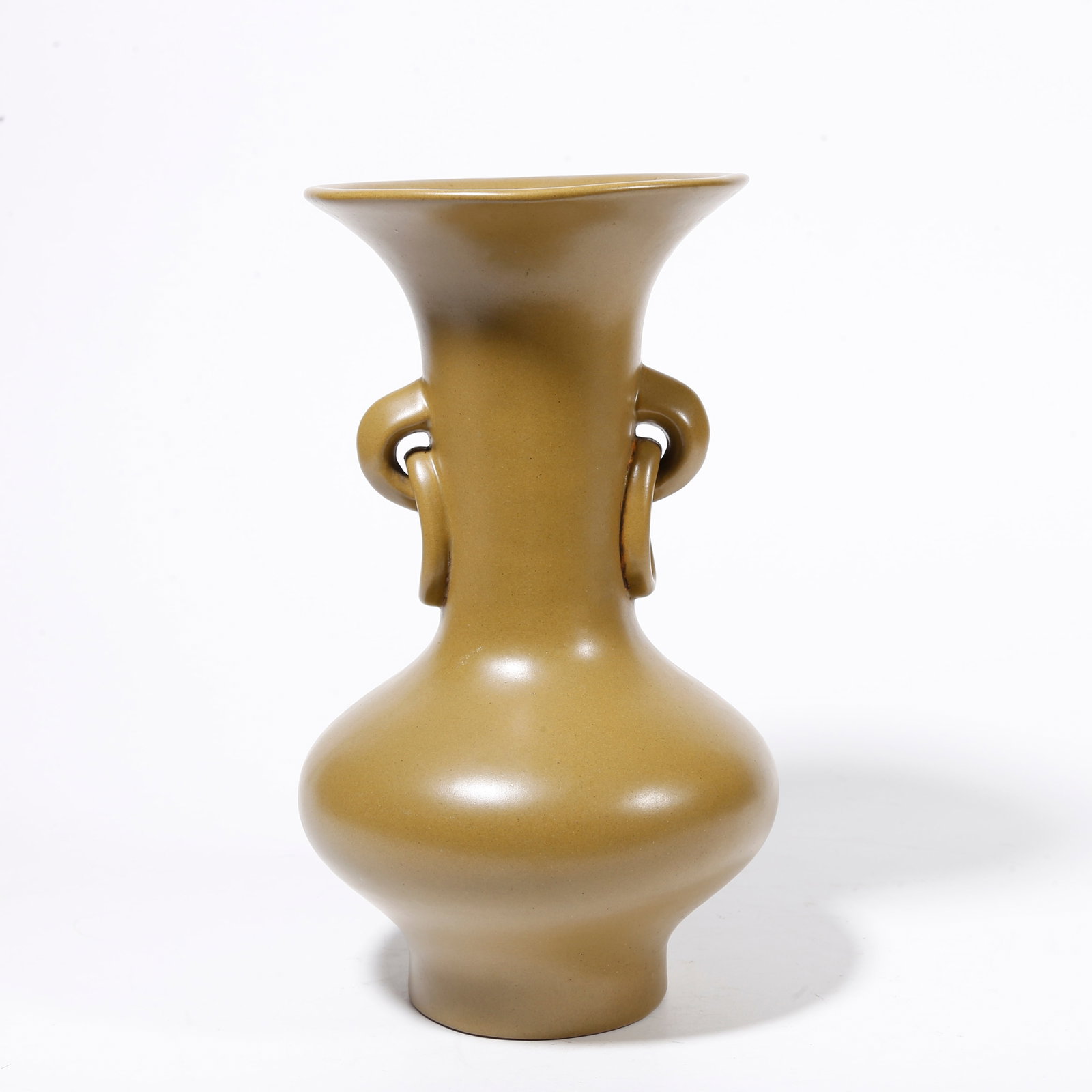 A TEA-DUST GLAZE TWO-EARED VASE (1 of 9)
