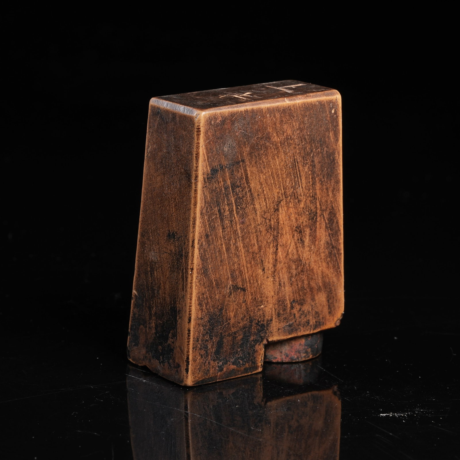 A BOXWOOD SEAL: Boxwood Seal