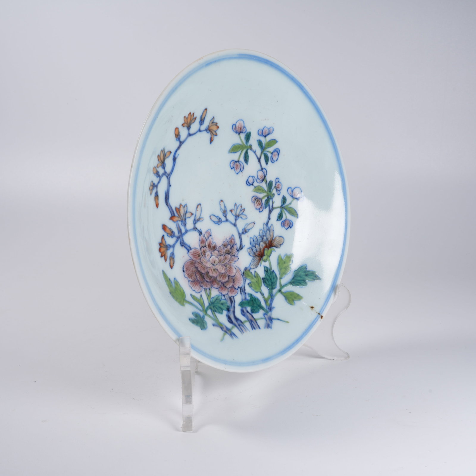 A DOUCAI PLATE WITH FLORAL PATTERN - 5