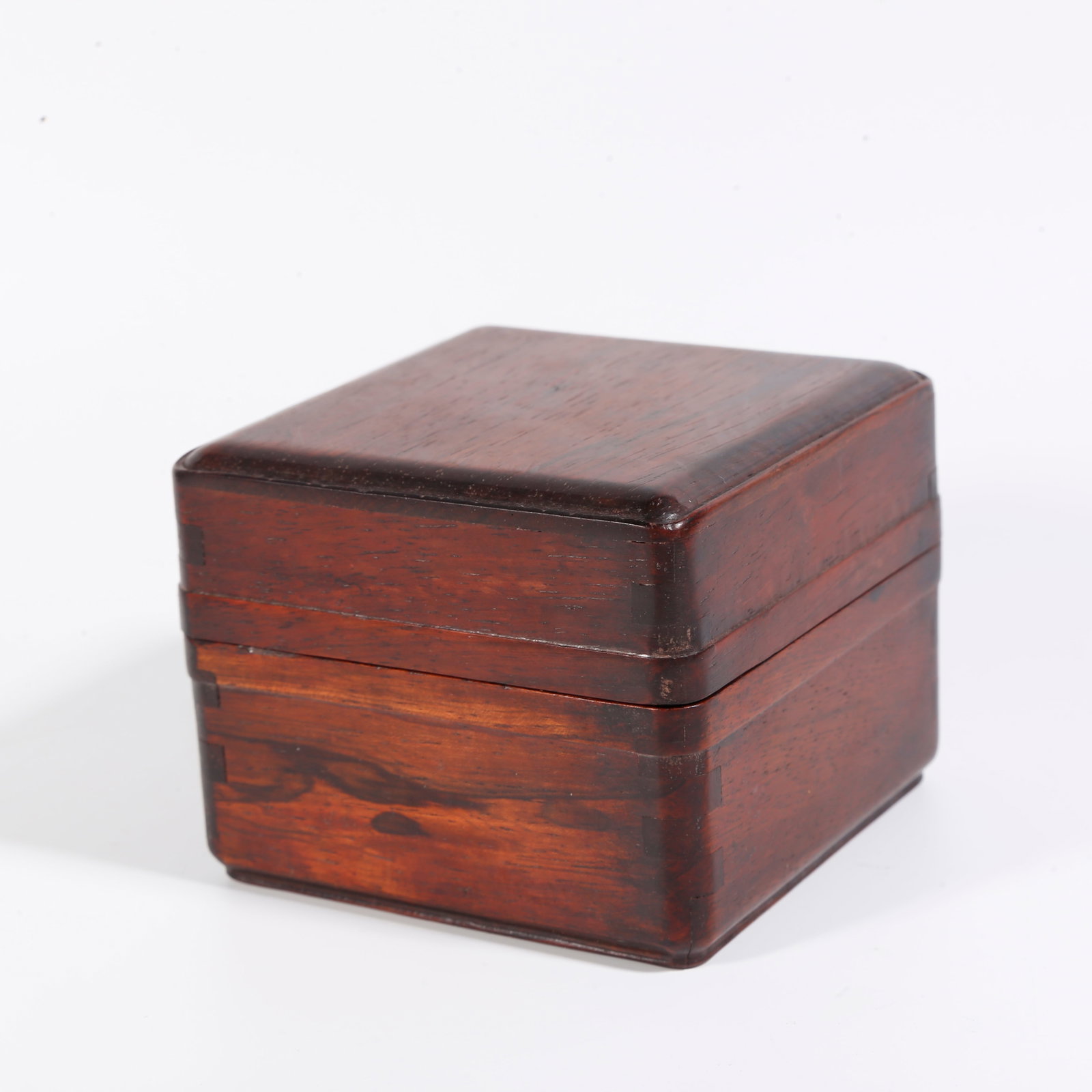 A SQUARE RED SANDALWOOD BOX: Square Red Sandalwood Box