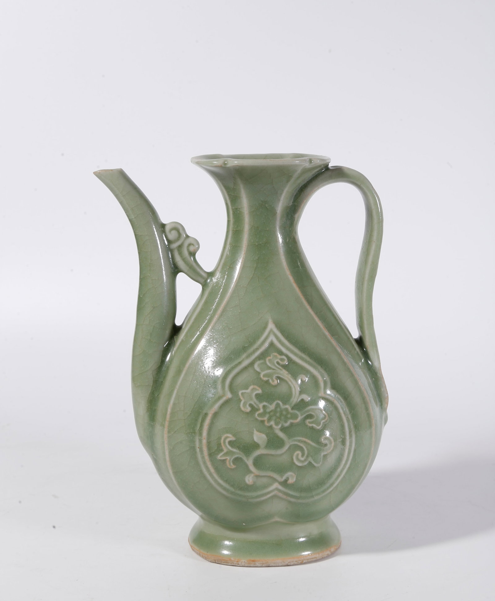 A LONGQUAN KILN EWER WITH FLORAL PATTERNS (1 of 9)