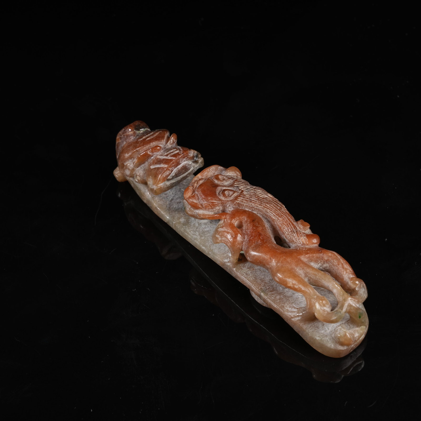 A ARCHAIC JADE DRAGON-HEADED BELT HOOK: Archaic Jade Dragon-Headed Belt Hook