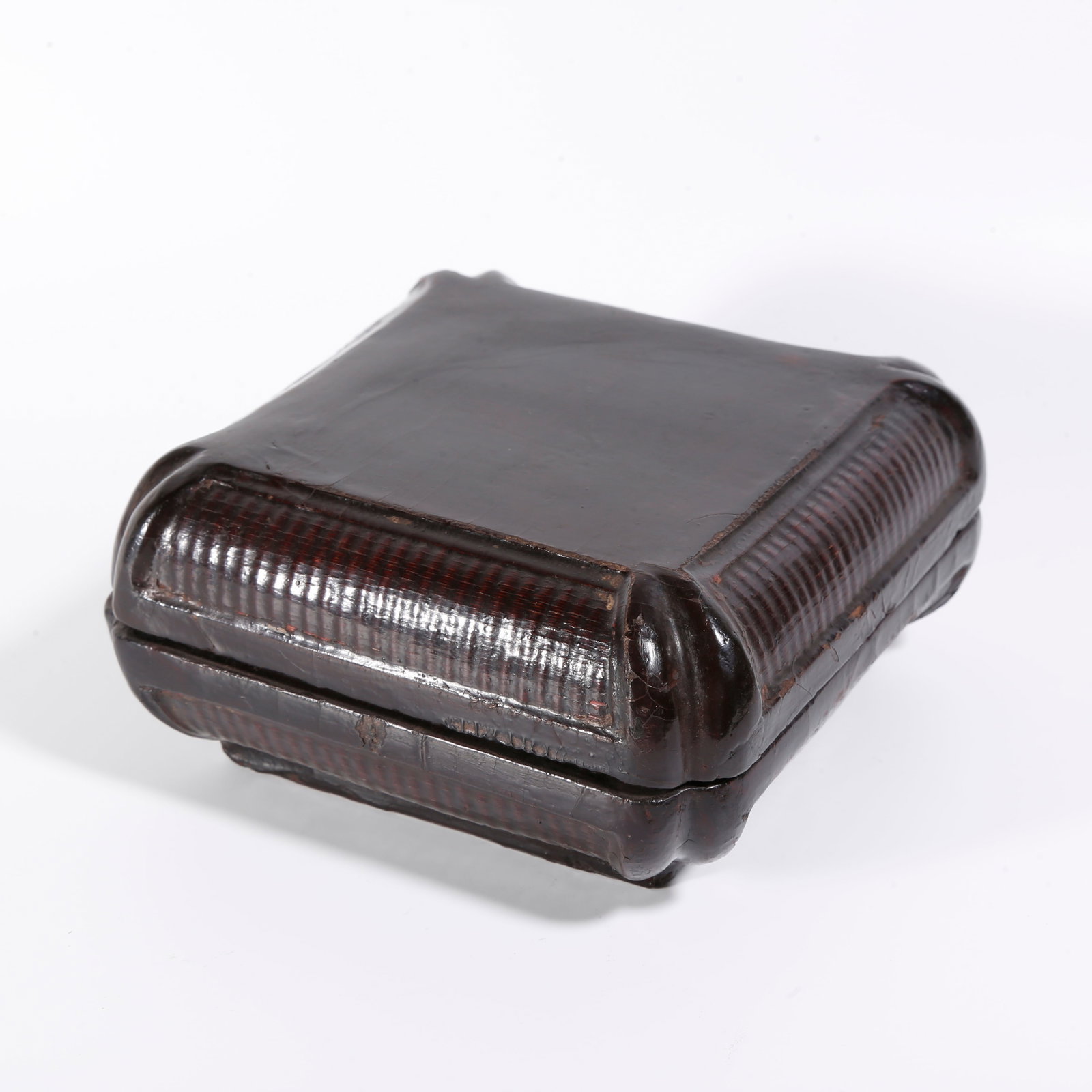 A LACQUER BOX (1 of 9)