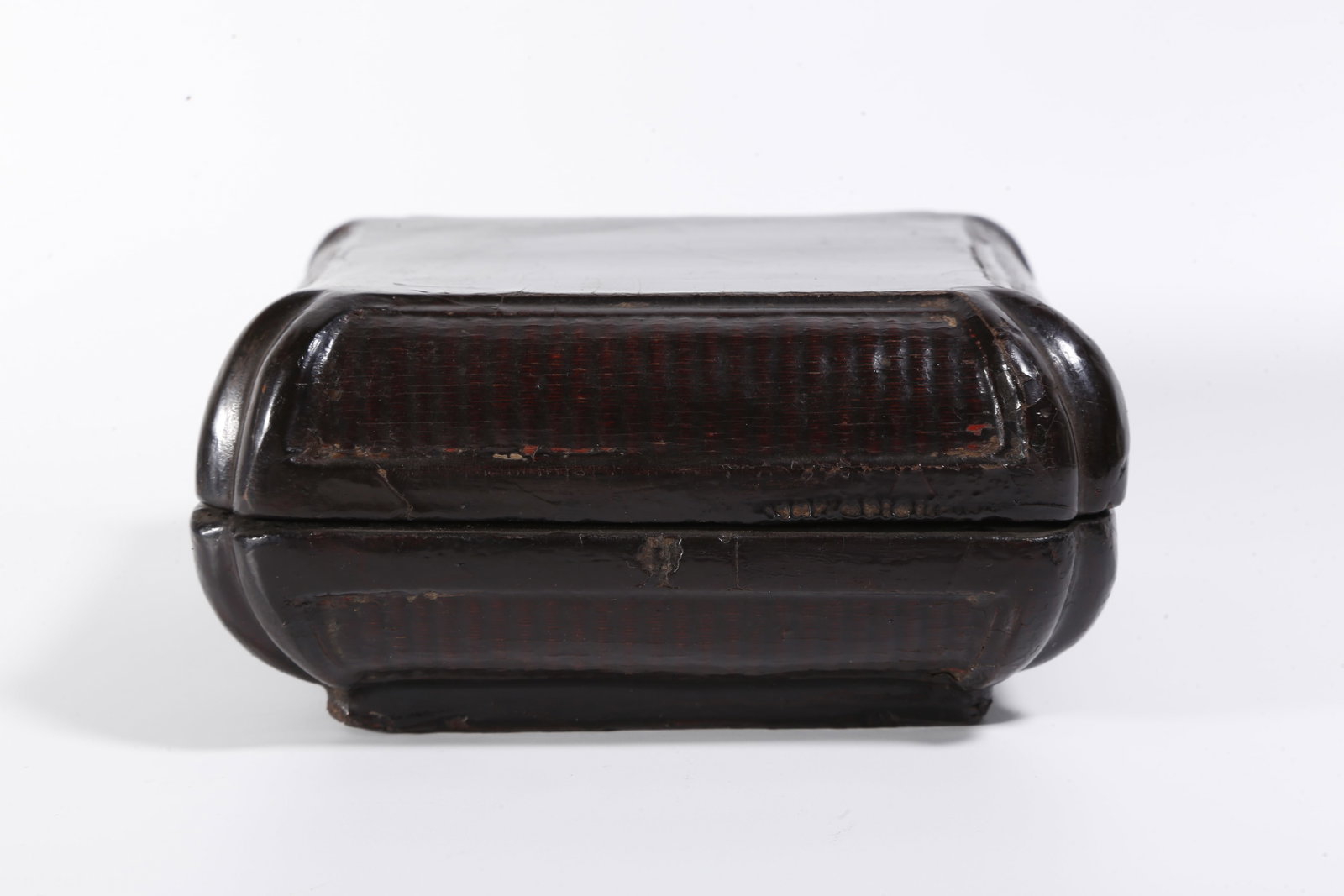 A LACQUER BOX - 2