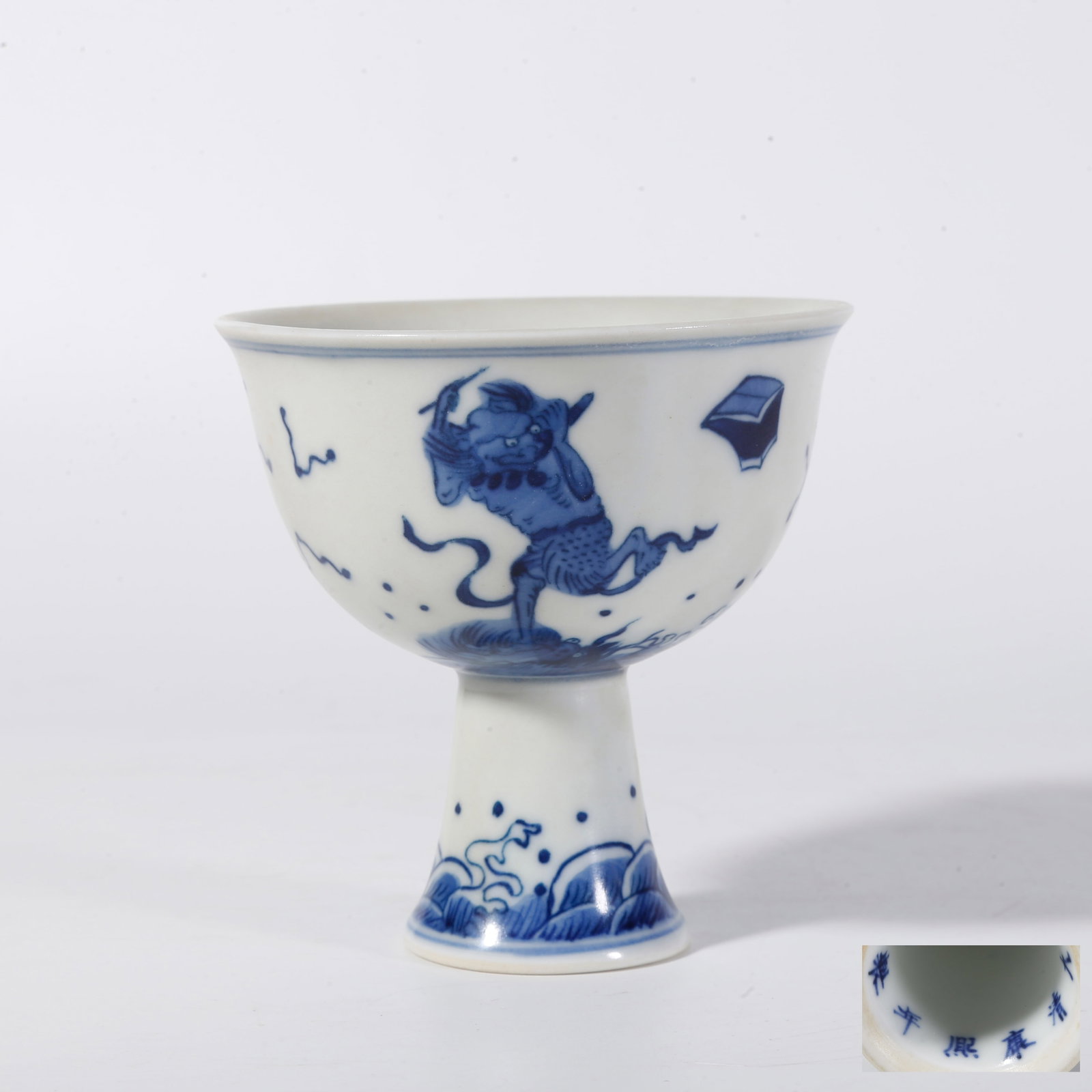 A BLUE AND WHITE STEM CUP WITH KUI XING PATTERN (1 of 9)