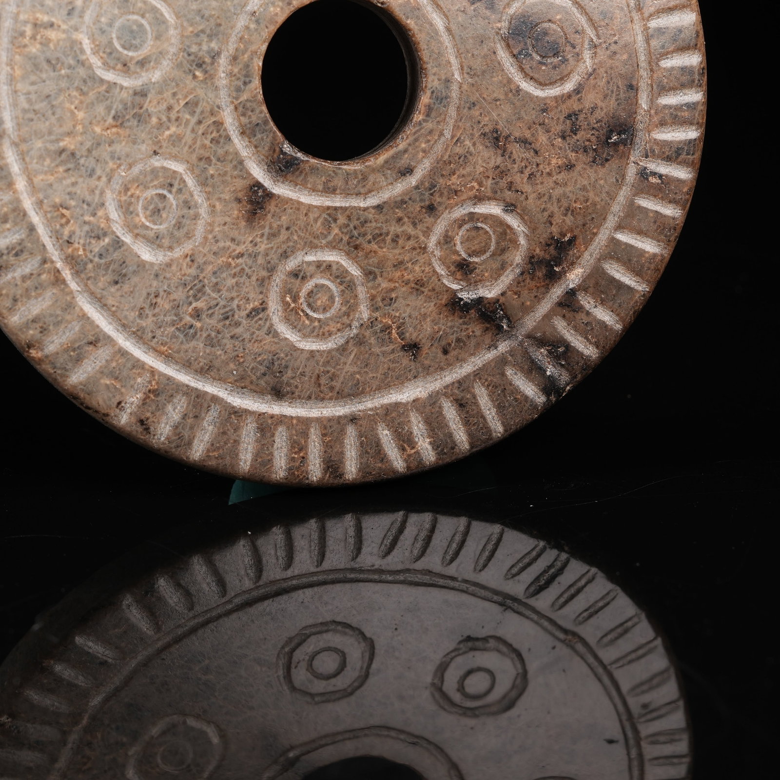 A ARCHAIC JADE BI DISC - 4