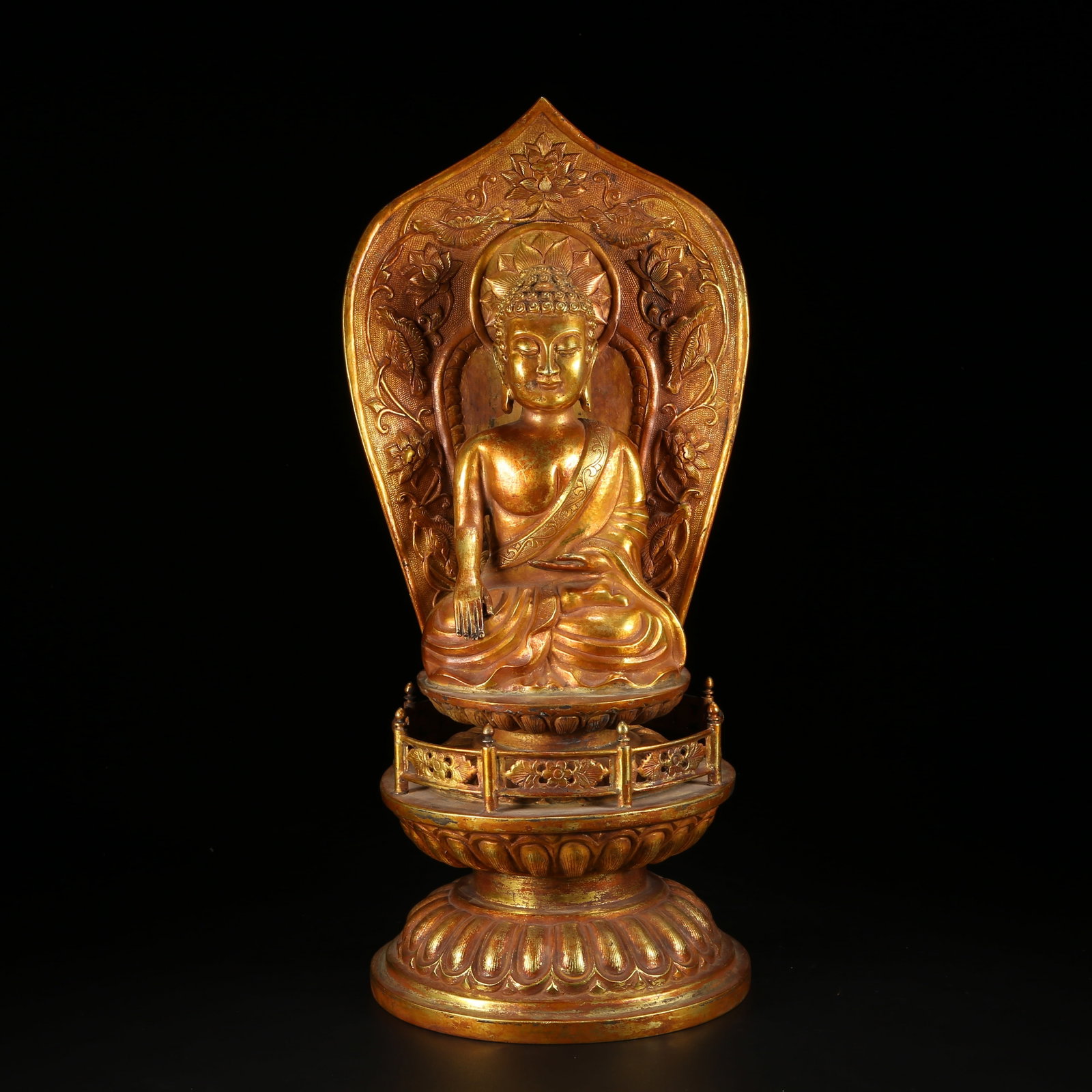 A GILT BRONZE SHAKYAMUNI BUDDHA STATUE: Gilt Bronze Shakyamuni Buddha Statue