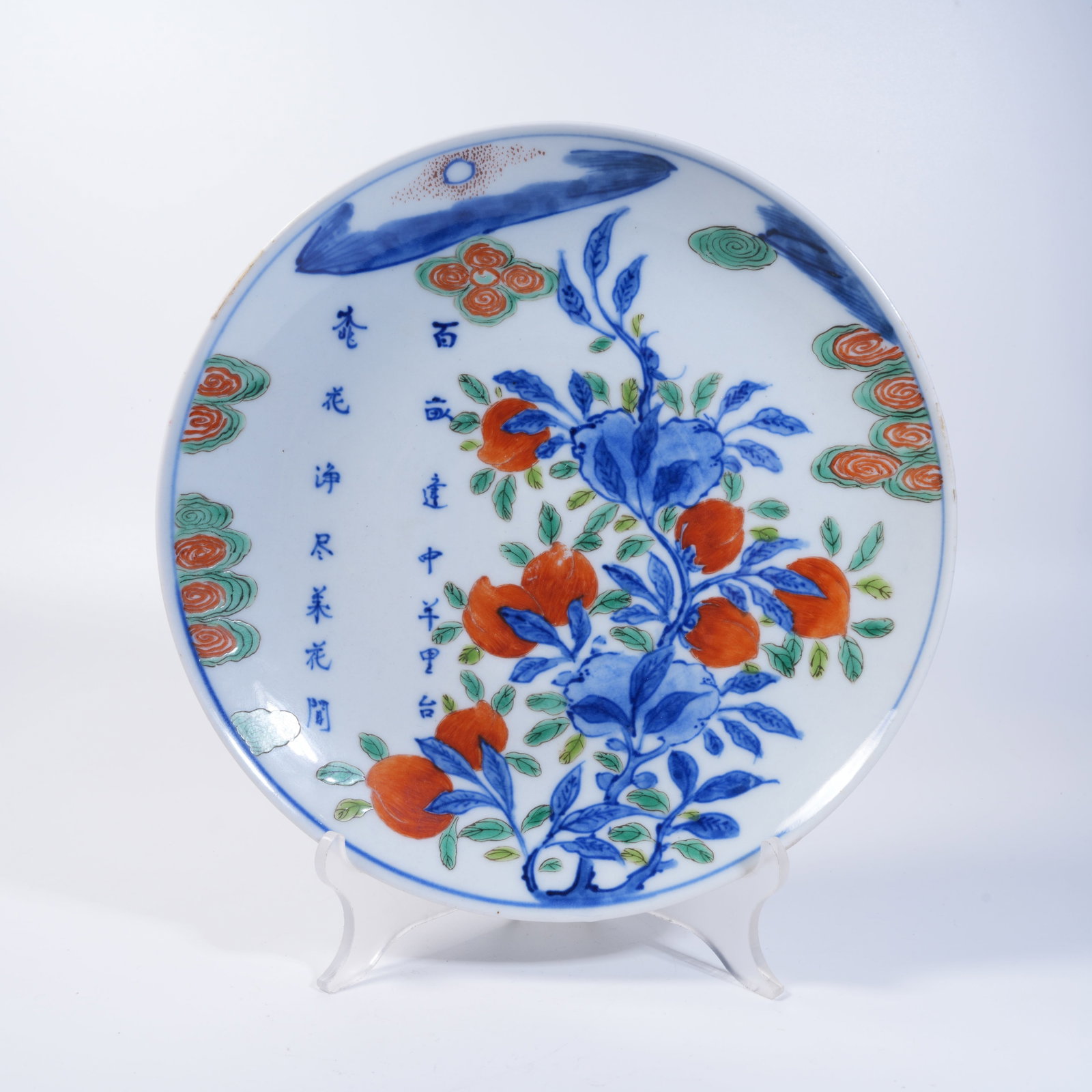 A BLUE, WHITE, RED AND GREEN PLATE WITH PEACH OF LONGEVITY PATTERN (1 of 8)